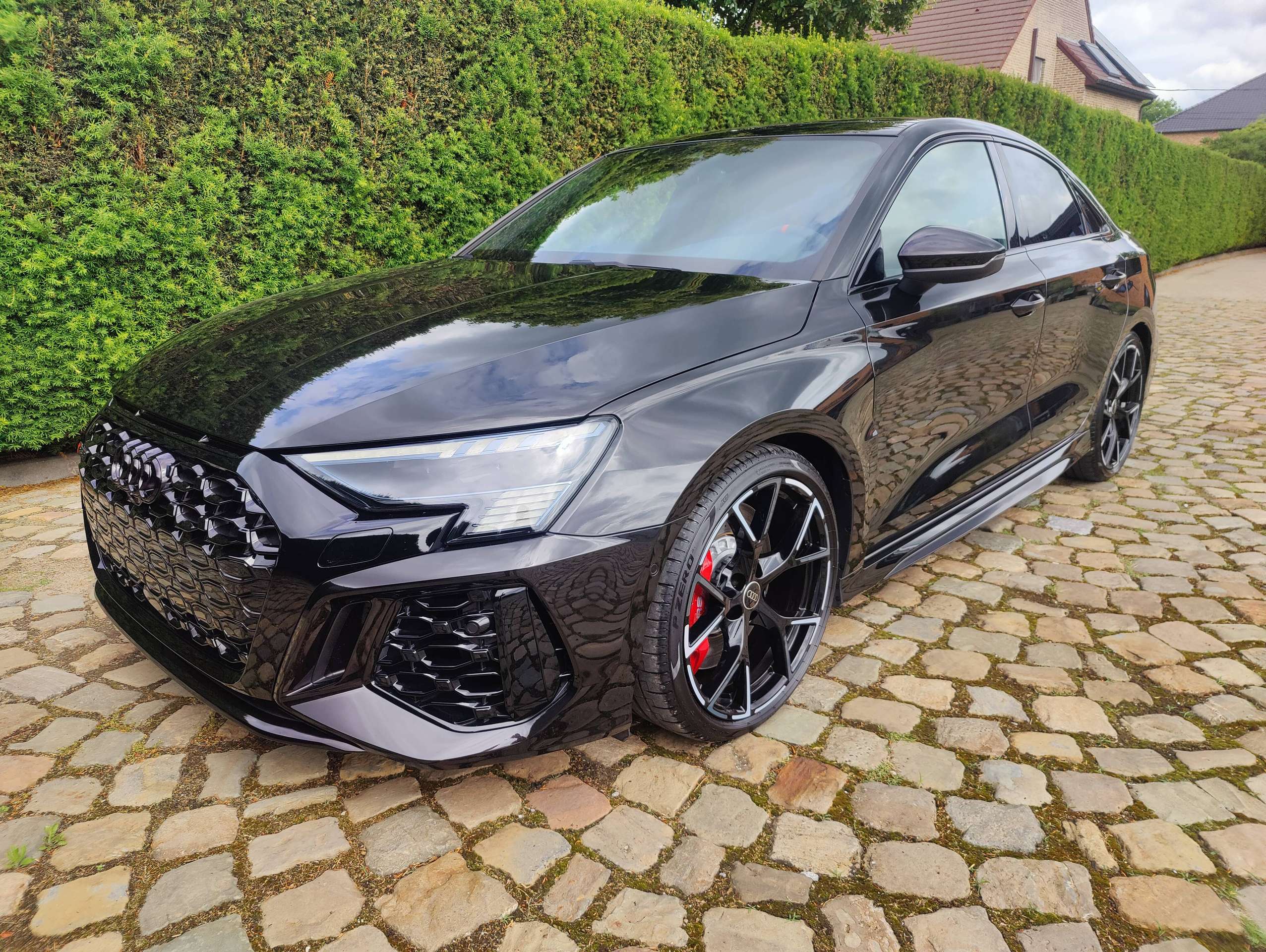 2c286f42-0c4e-441b-a162-981907de1b965-audi-rs3-rs3-sedan-2-5-tfsi-quattro-s-tronic-20260605.jpg