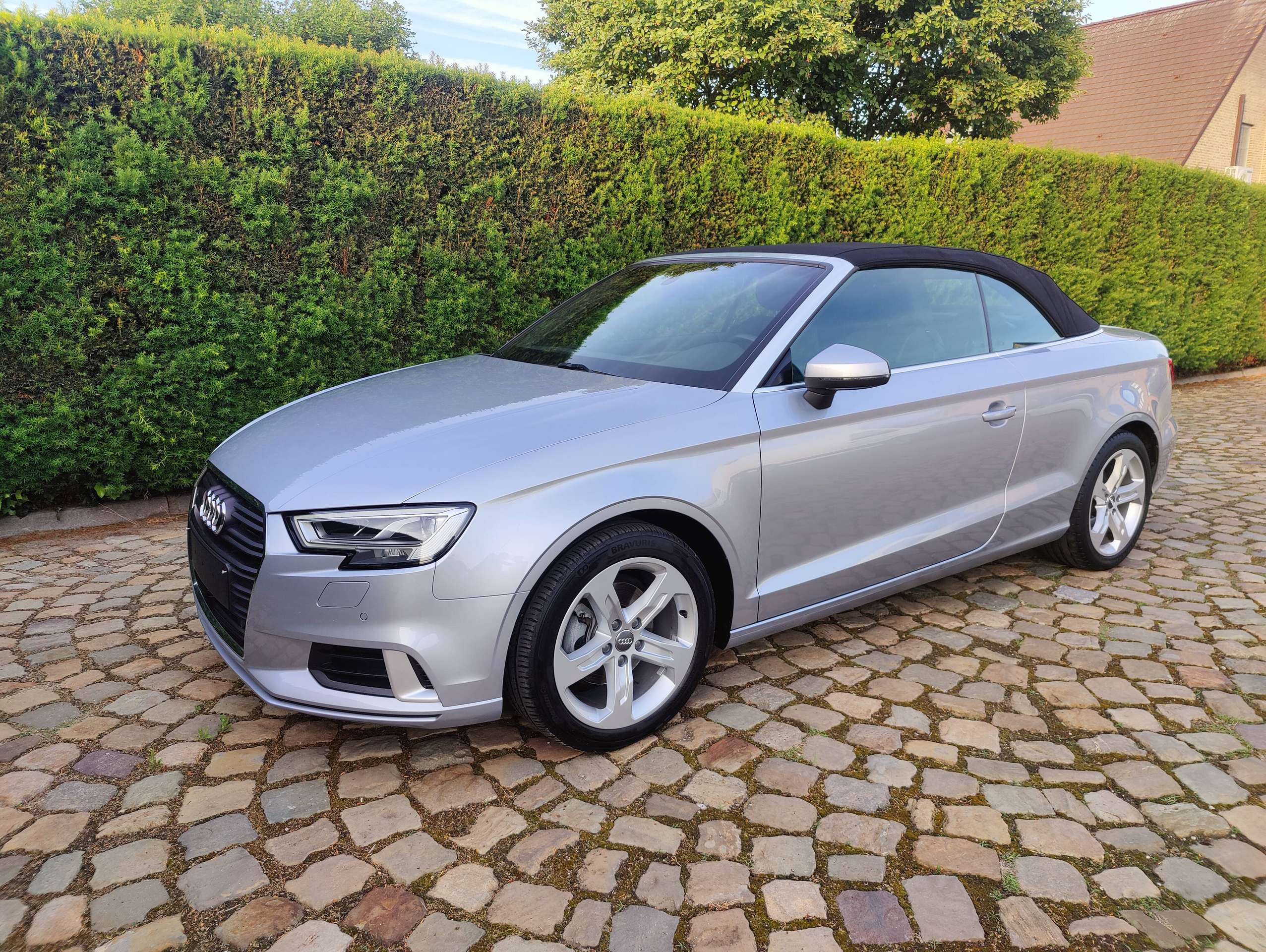 c9a28459-fb23-40c0-bc92-1d4b9bc427e411-audi-a3-a3-cabriolet-1-5-tfsi-act-sport-s-tronic-alacantara-20260602.jpg