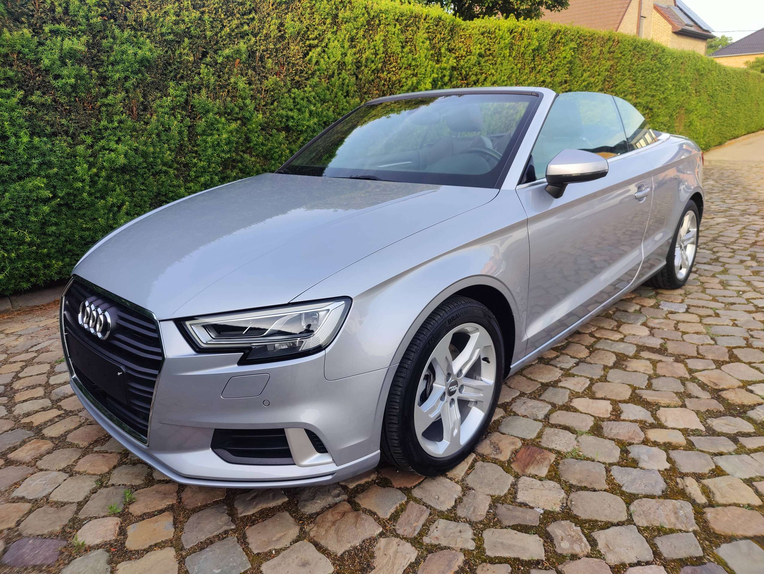 c9a28459-fb23-40c0-bc92-1d4b9bc427e43-audi-a3-a3-cabriolet-1-5-tfsi-act-sport-s-tronic-alacantara-20260602.jpg