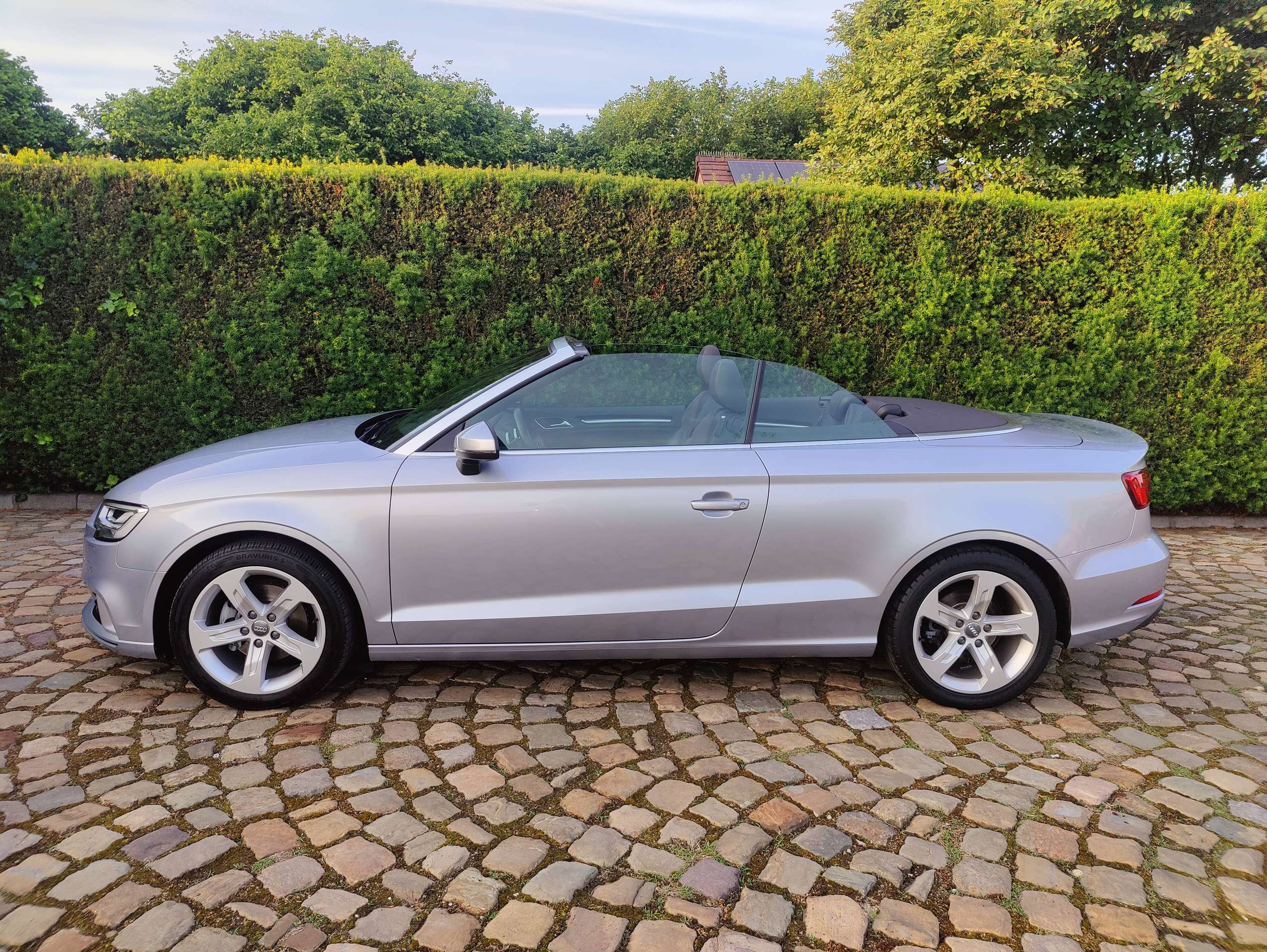 c9a28459-fb23-40c0-bc92-1d4b9bc427e44-audi-a3-a3-cabriolet-1-5-tfsi-act-sport-s-tronic-alacantara-20260602.jpg