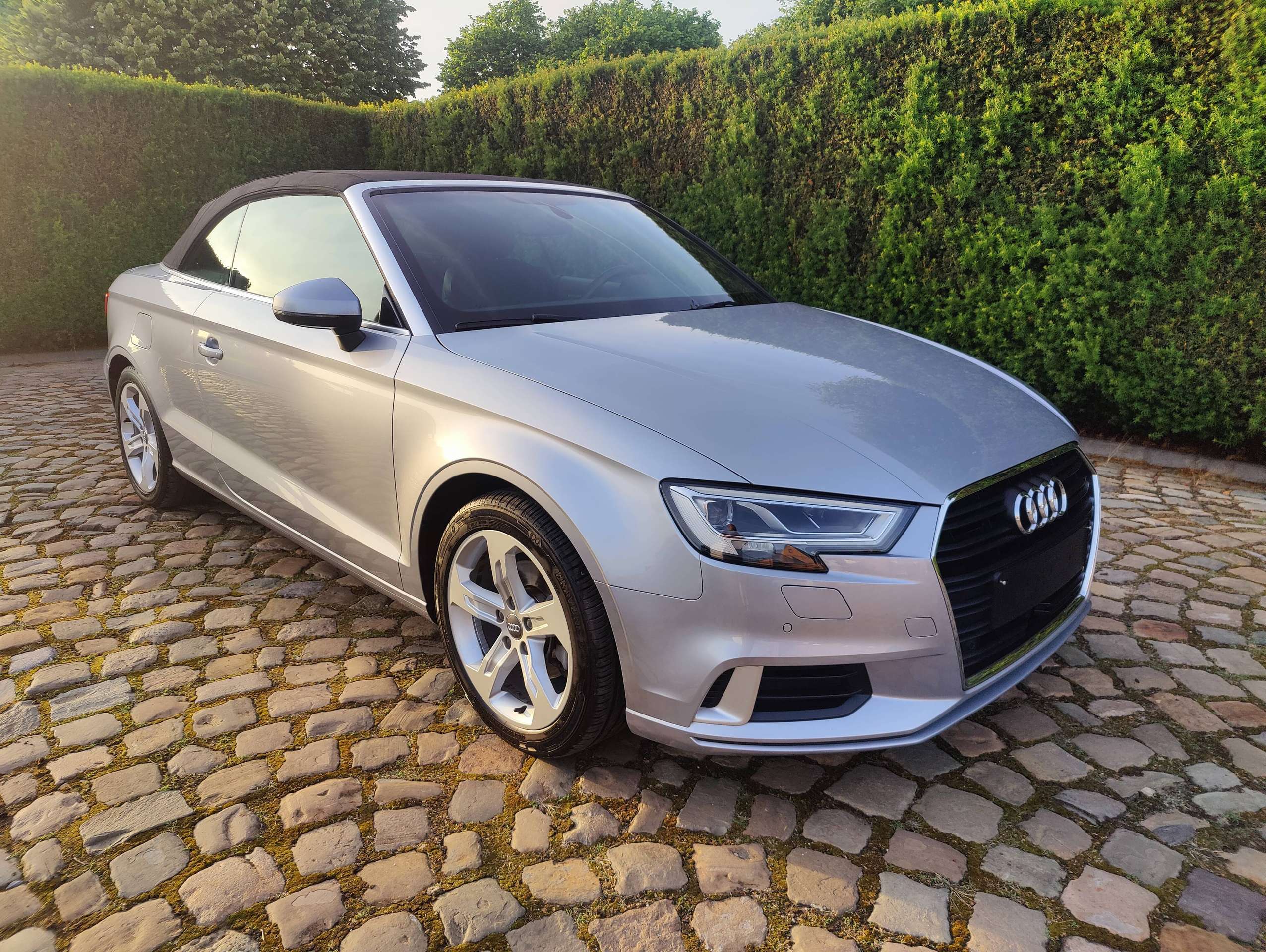 c9a28459-fb23-40c0-bc92-1d4b9bc427e49-audi-a3-a3-cabriolet-1-5-tfsi-act-sport-s-tronic-alacantara-20260602.jpg