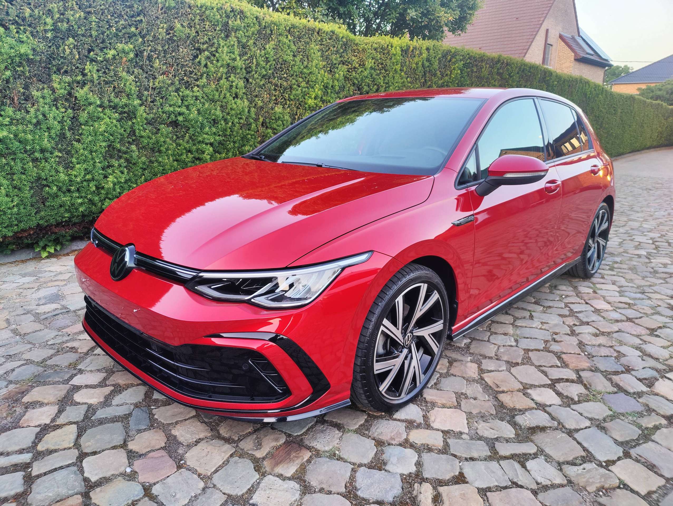 d2e7106b-5f23-4051-8812-f9cde471de1f4-volkswagen-golf-golf-1-5-etsi-r-line-opf-dsg-eu6ap-camerahead-up-20260605.jpg