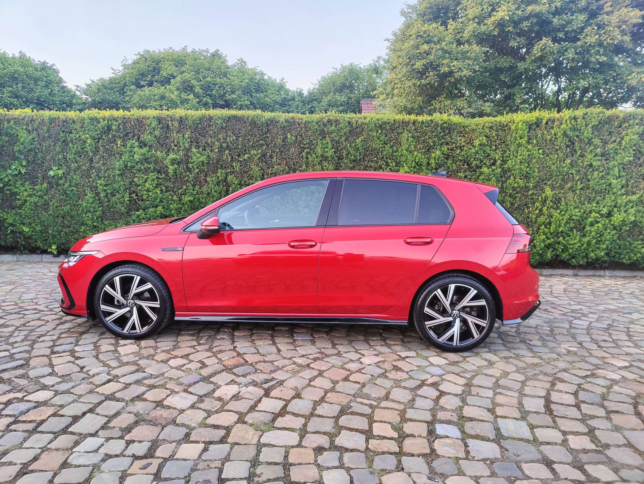 d2e7106b-5f23-4051-8812-f9cde471de1f5-volkswagen-golf-golf-1-5-etsi-r-line-opf-dsg-eu6ap-camerahead-up-20260605.jpg