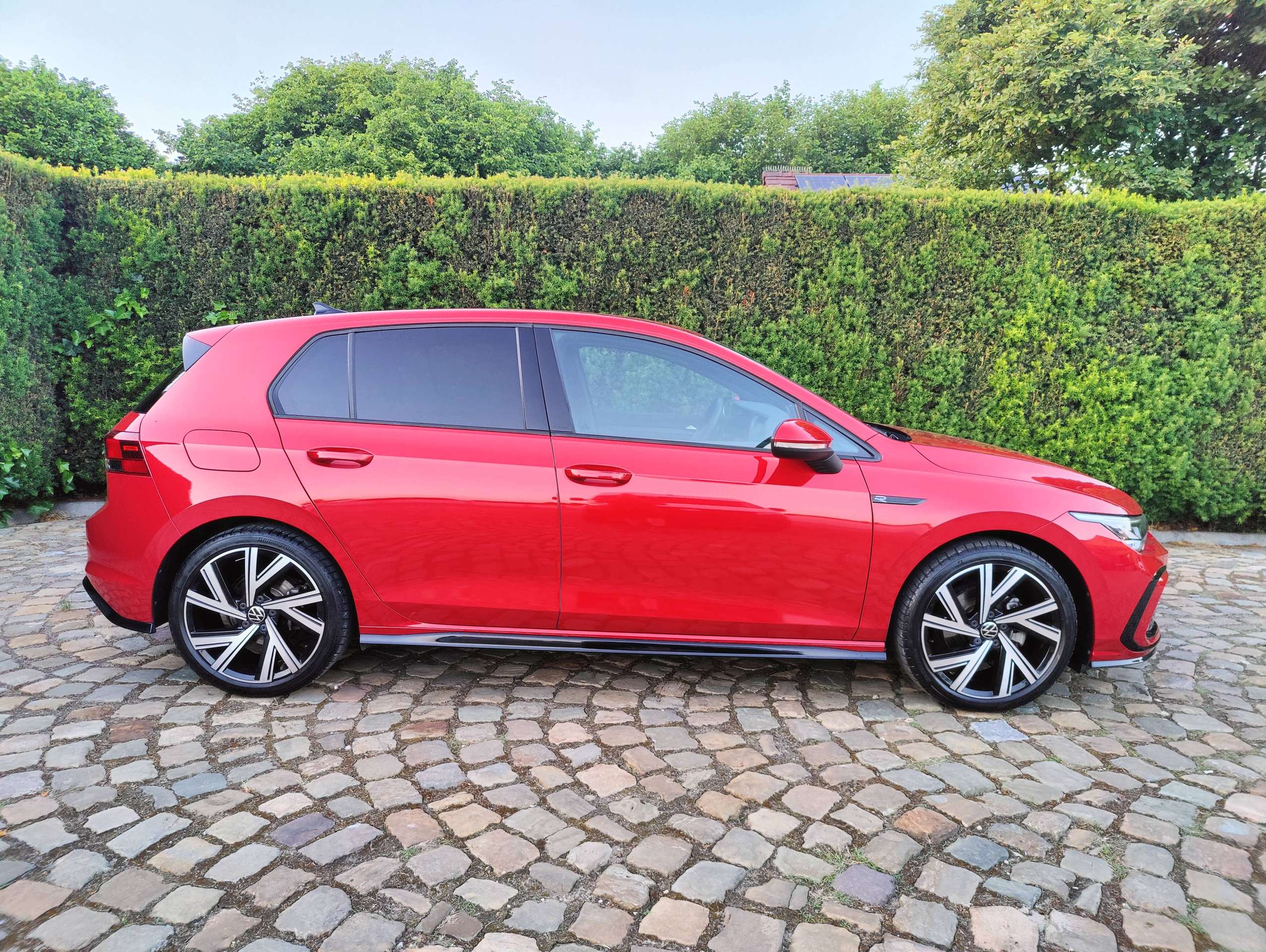 d2e7106b-5f23-4051-8812-f9cde471de1f9-volkswagen-golf-golf-1-5-etsi-r-line-opf-dsg-eu6ap-camerahead-up-20260605.jpg