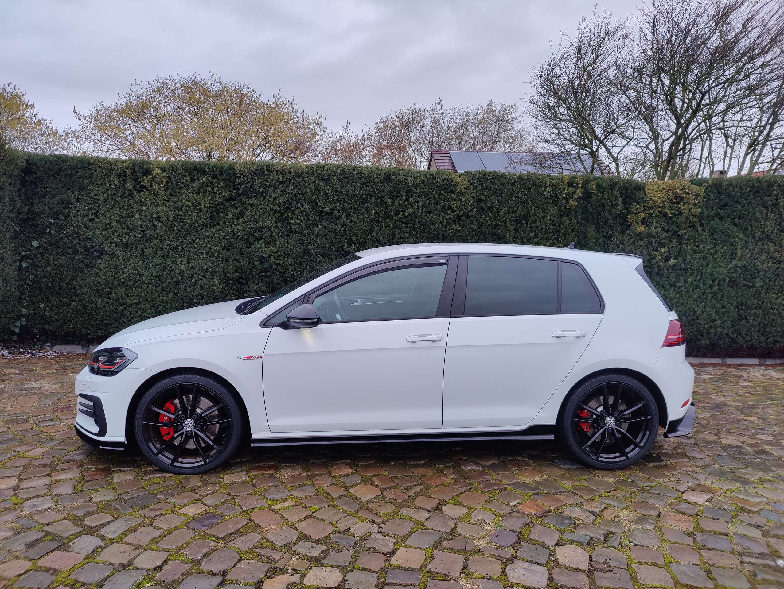 de643272-e3bf-4f82-92a1-d154a8a14f0c5-volkswagen-golf-gti-golf-2-0-tsi-tcr-opf-dsg-20260603.jpg