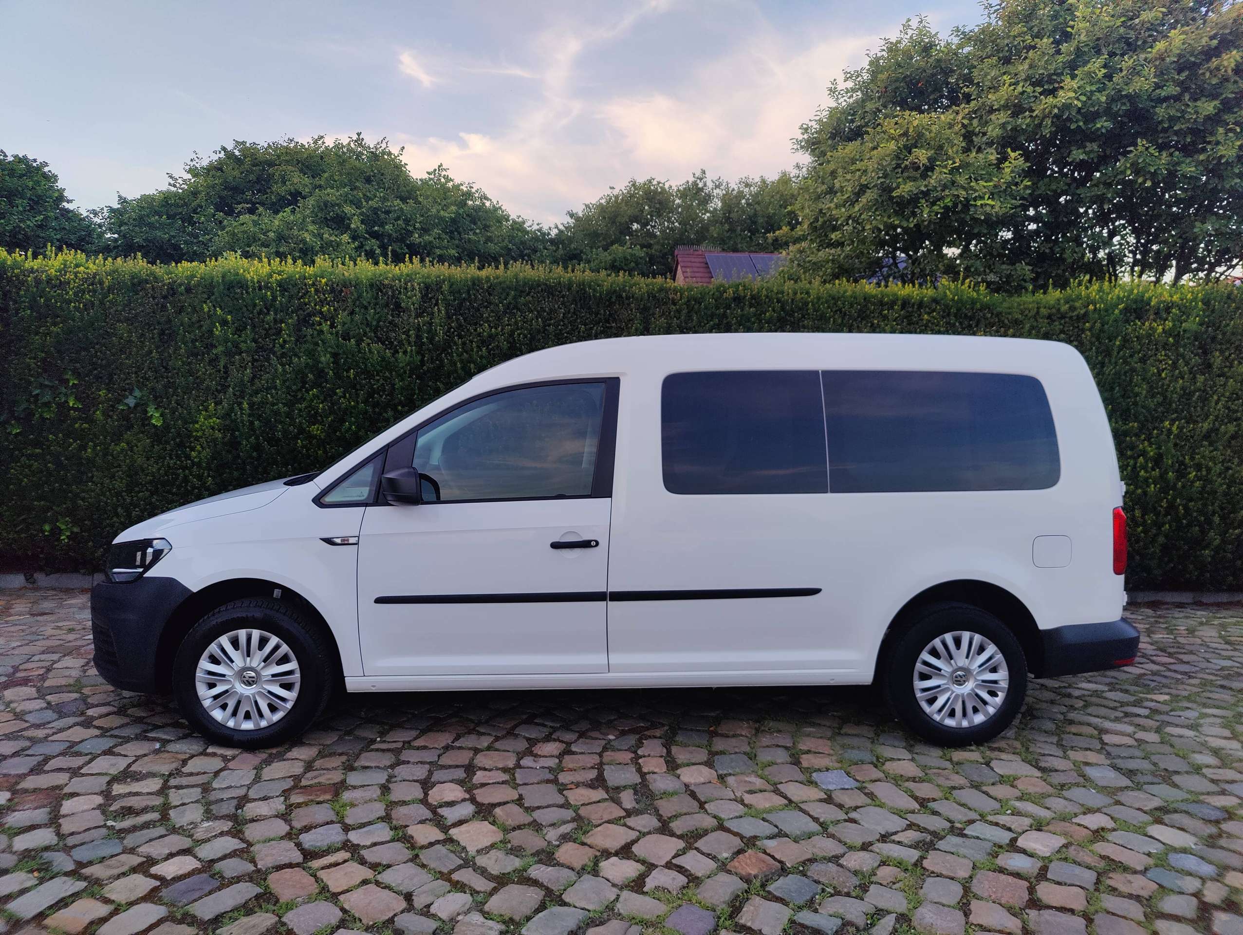 111a62ff-8a27-4eb7-958d-23cf8f6fb0e34-volkswagen-caddy-2-0-cr-tdi-scr-maxi-eu6-20260708.jpg