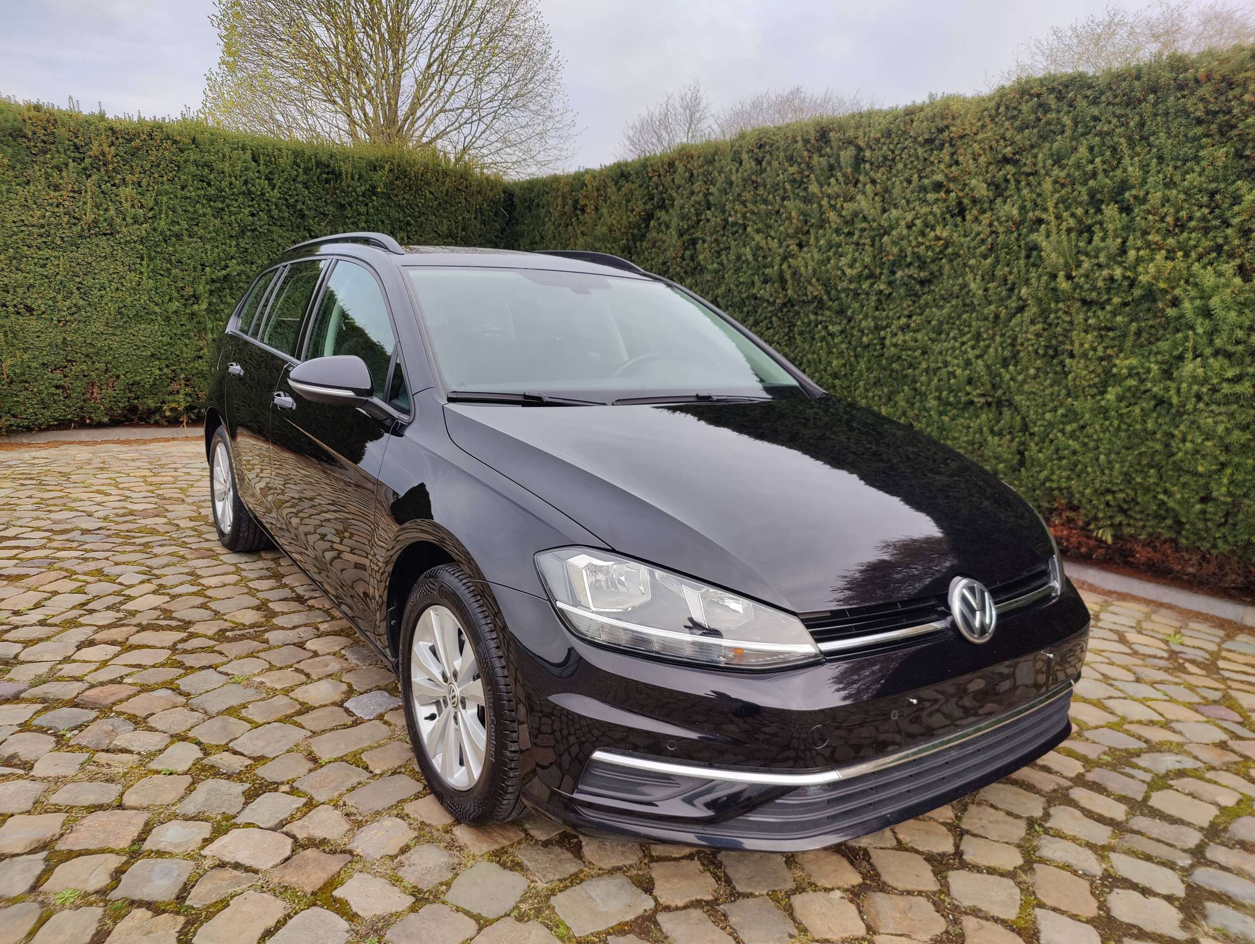 1210d968-04d5-4774-912e-8cb0962c7f421-volkswagen-golf-variant-golf-sw-1-6-scr-tdi-comfortline-camera-20260708.jpg