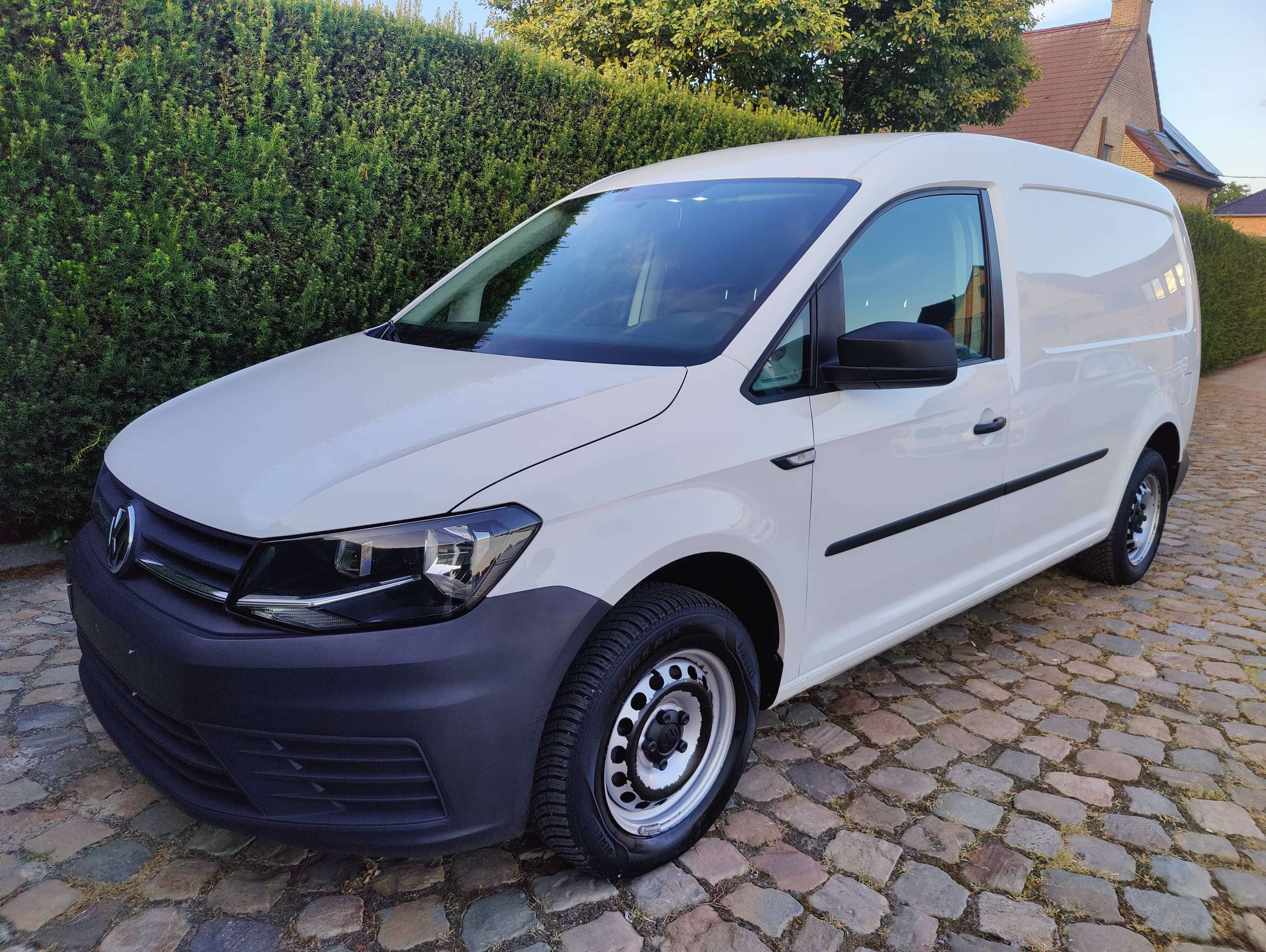 14d002d7-8655-4bef-8a04-56d439d2e40e3-volkswagen-caddy-2-0-cr-tdi-scr-maxi-eu6-20260710.jpg