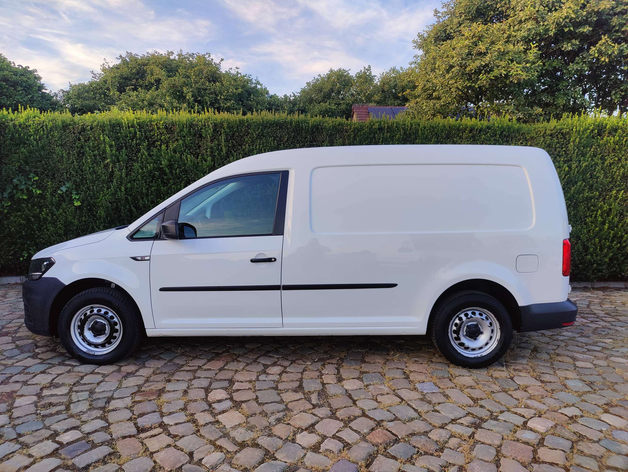 14d002d7-8655-4bef-8a04-56d439d2e40e4-volkswagen-caddy-2-0-cr-tdi-scr-maxi-eu6-20260710.jpg