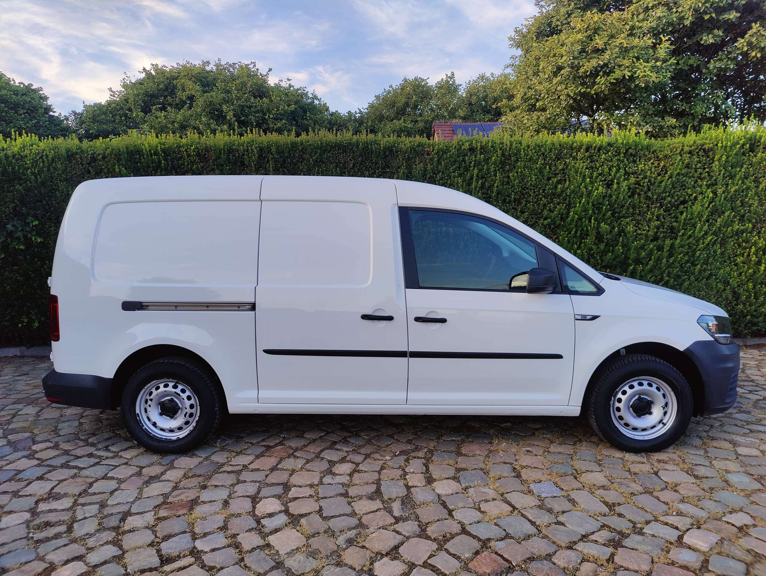 14d002d7-8655-4bef-8a04-56d439d2e40e8-volkswagen-caddy-2-0-cr-tdi-scr-maxi-eu6-20260710.jpg