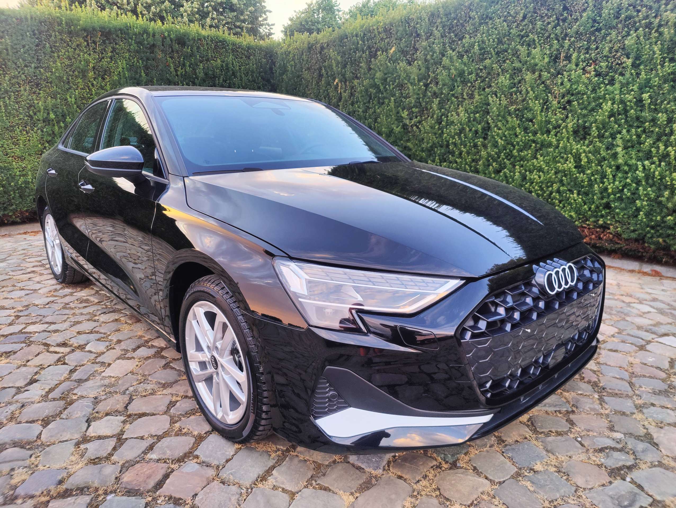 2442e9cb-7887-4eca-80ad-5e345f5516c81-audi-a3-a3-35-tfsi-business-edition-advanced-s-tronic-20260717.jpg