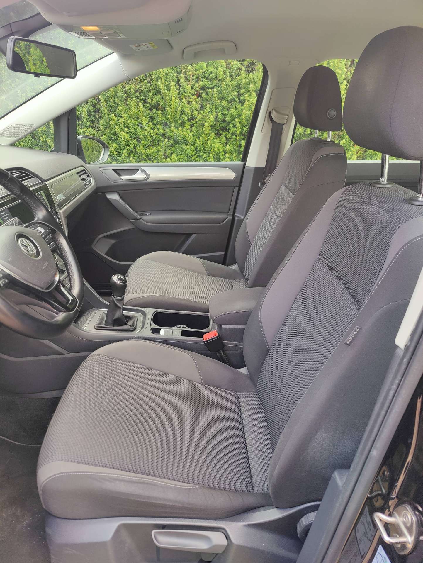 250a03bf-30bf-4ffe-9dd7-cd618bddfdf710-volkswagen-touran-touran-1-6-tdi-scr-trendline-export-of-handelaar-20260722.jpg