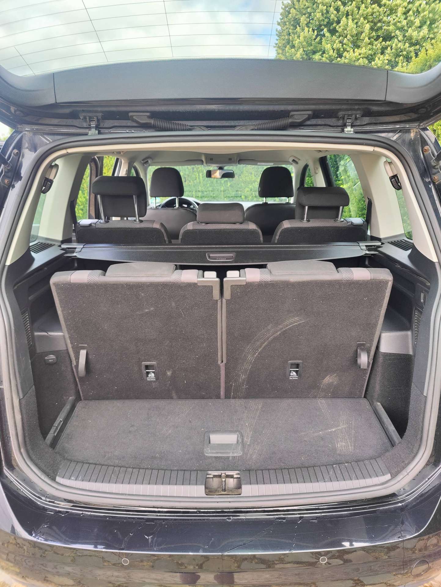 250a03bf-30bf-4ffe-9dd7-cd618bddfdf713-volkswagen-touran-touran-1-6-tdi-scr-trendline-export-of-handelaar-20260722.jpg