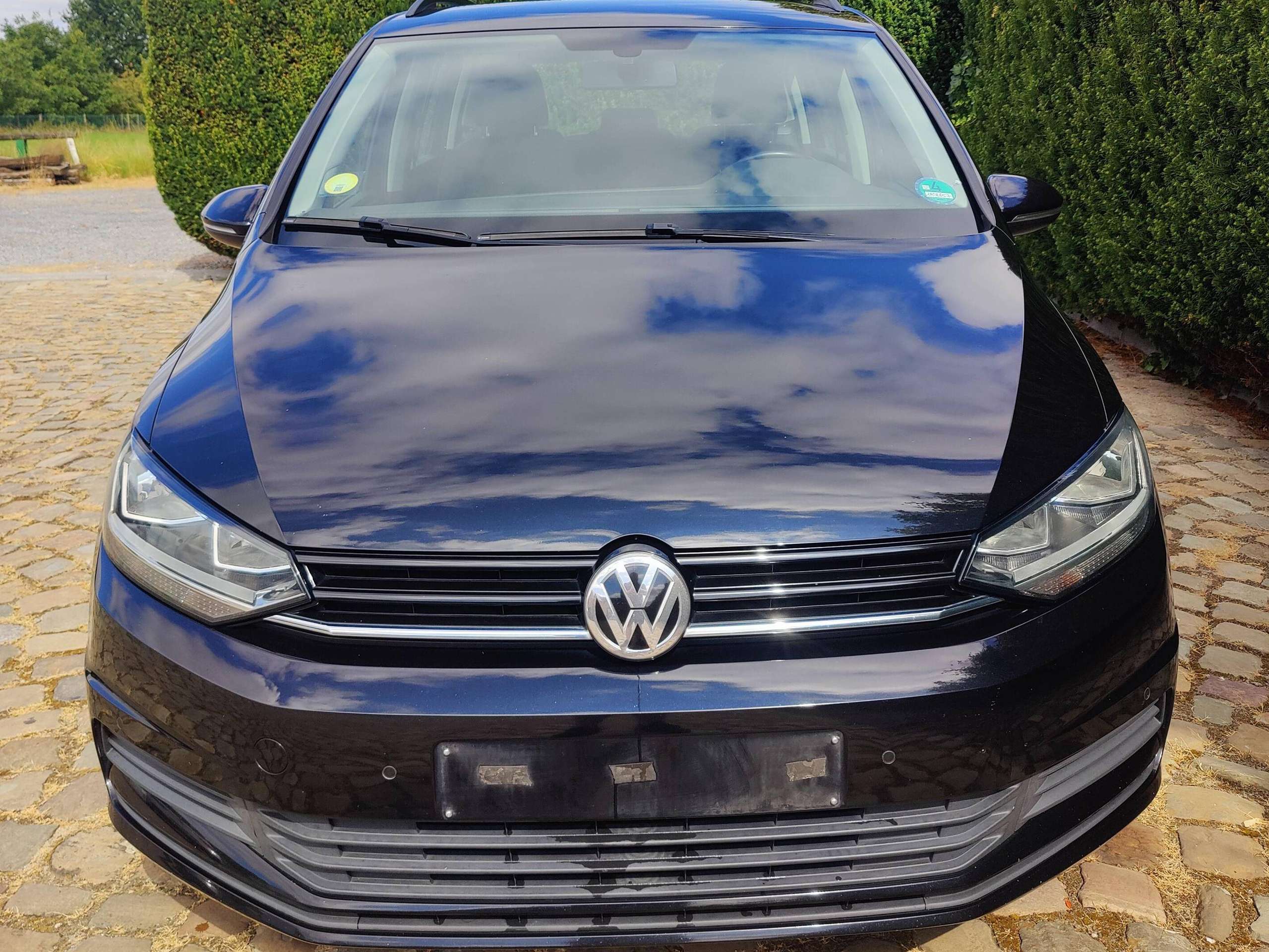 250a03bf-30bf-4ffe-9dd7-cd618bddfdf72-volkswagen-touran-touran-1-6-tdi-scr-trendline-export-of-handelaar-20260722.jpg