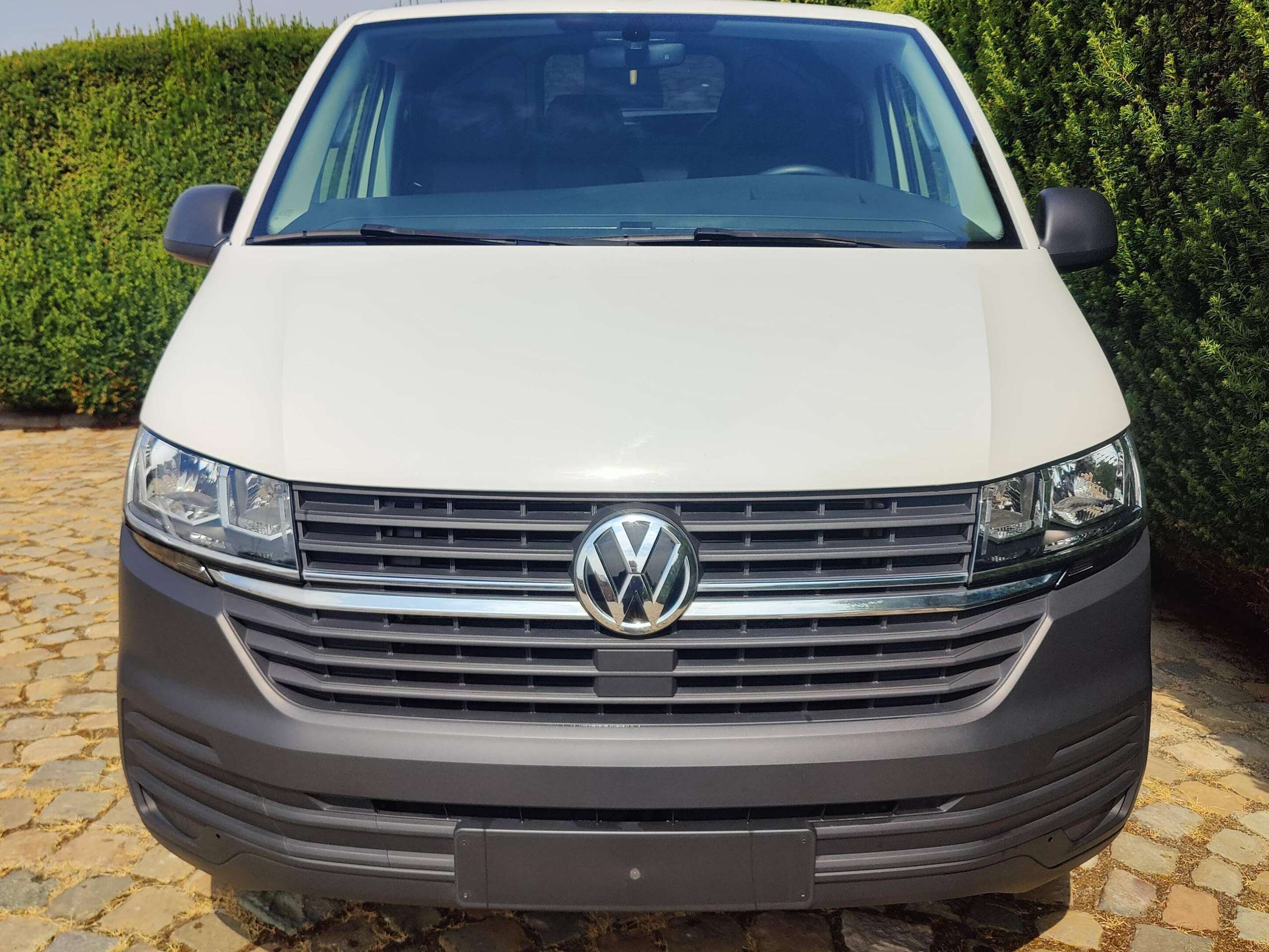2aa1f85b-512c-4a2d-ac9a-76aeb01565d82-volkswagen-t6-1-transporter-2-0-tdi-scr-bmt-trendline-dsg-eu6d-t-20260731.jpg