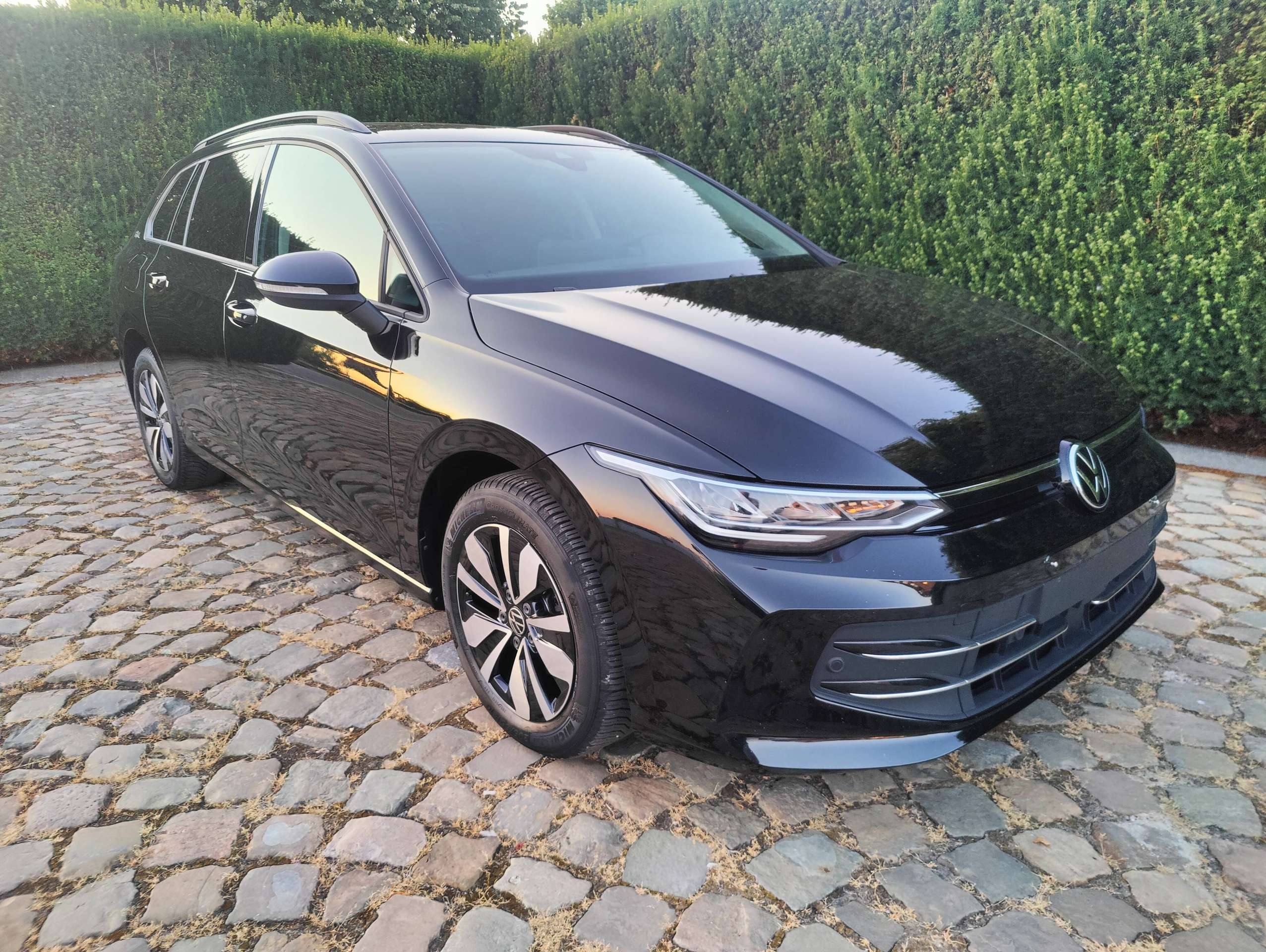 2af5d834-5de2-4447-ab58-d117c758e4461-volkswagen-golf-variant-1-5-etsi-goal-dsg-20260718.jpg