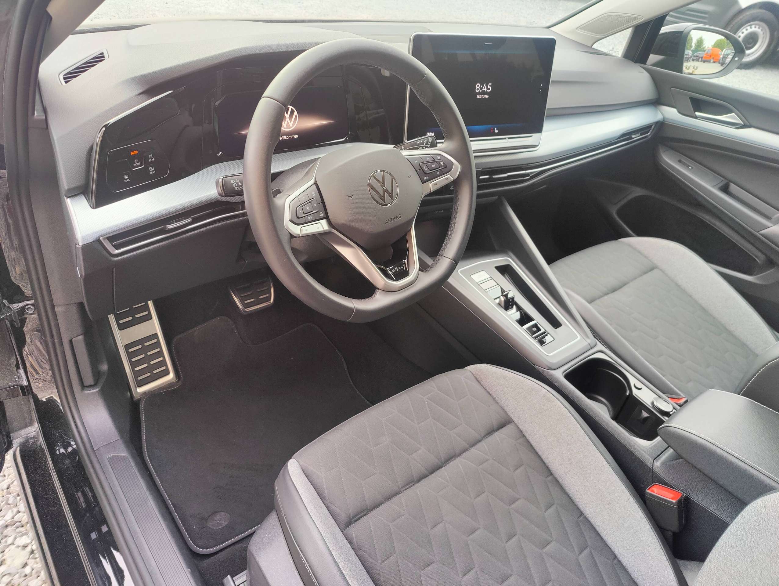 2af5d834-5de2-4447-ab58-d117c758e4469-volkswagen-golf-variant-1-5-etsi-goal-dsg-20260718.jpg