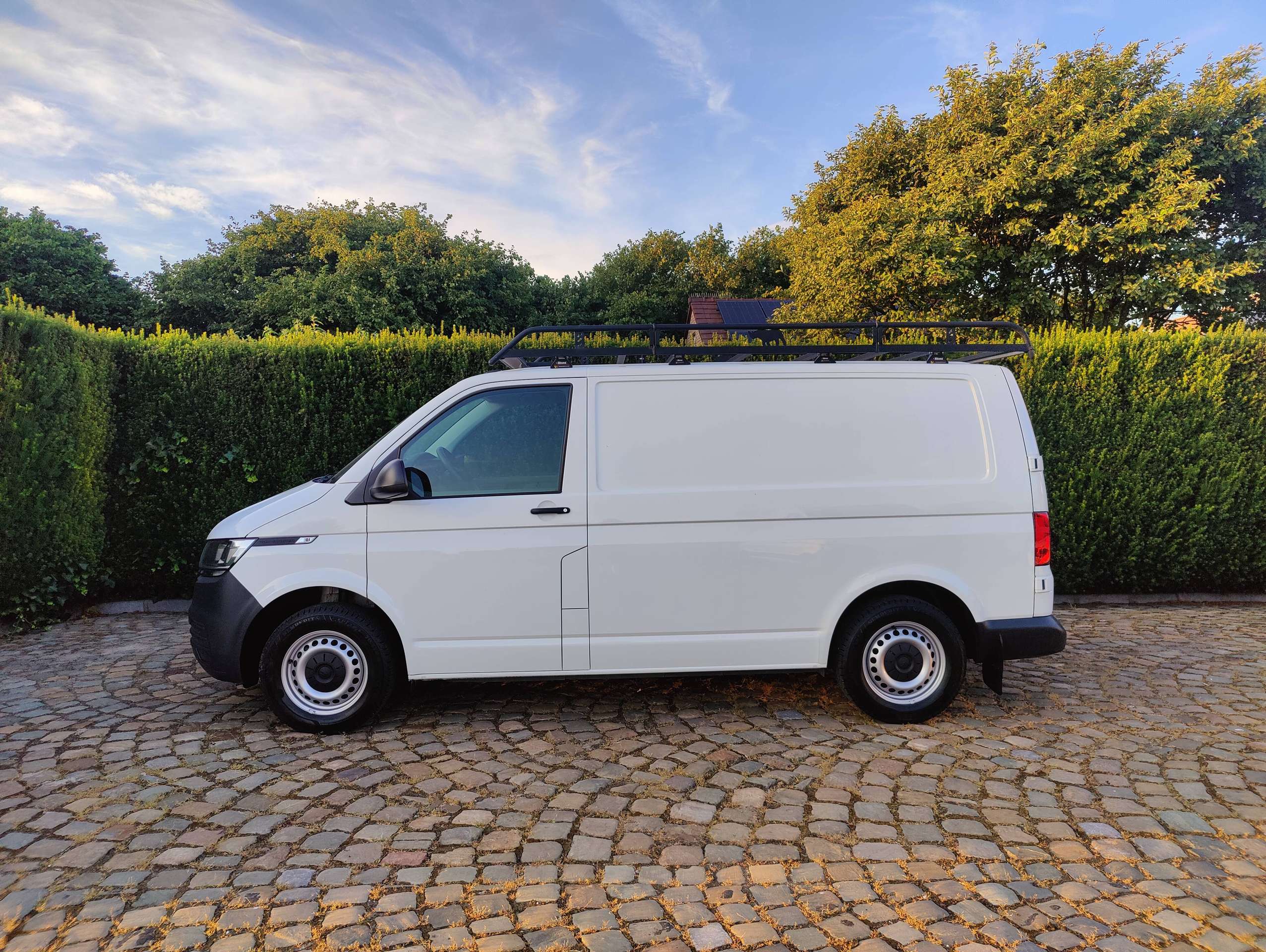 2e41edad-2f05-42bf-a379-8c455adc984a4-volkswagen-t6-1-transporter-2-0-tdi-scr-bmt-eu6d-temp-20260710.jpg
