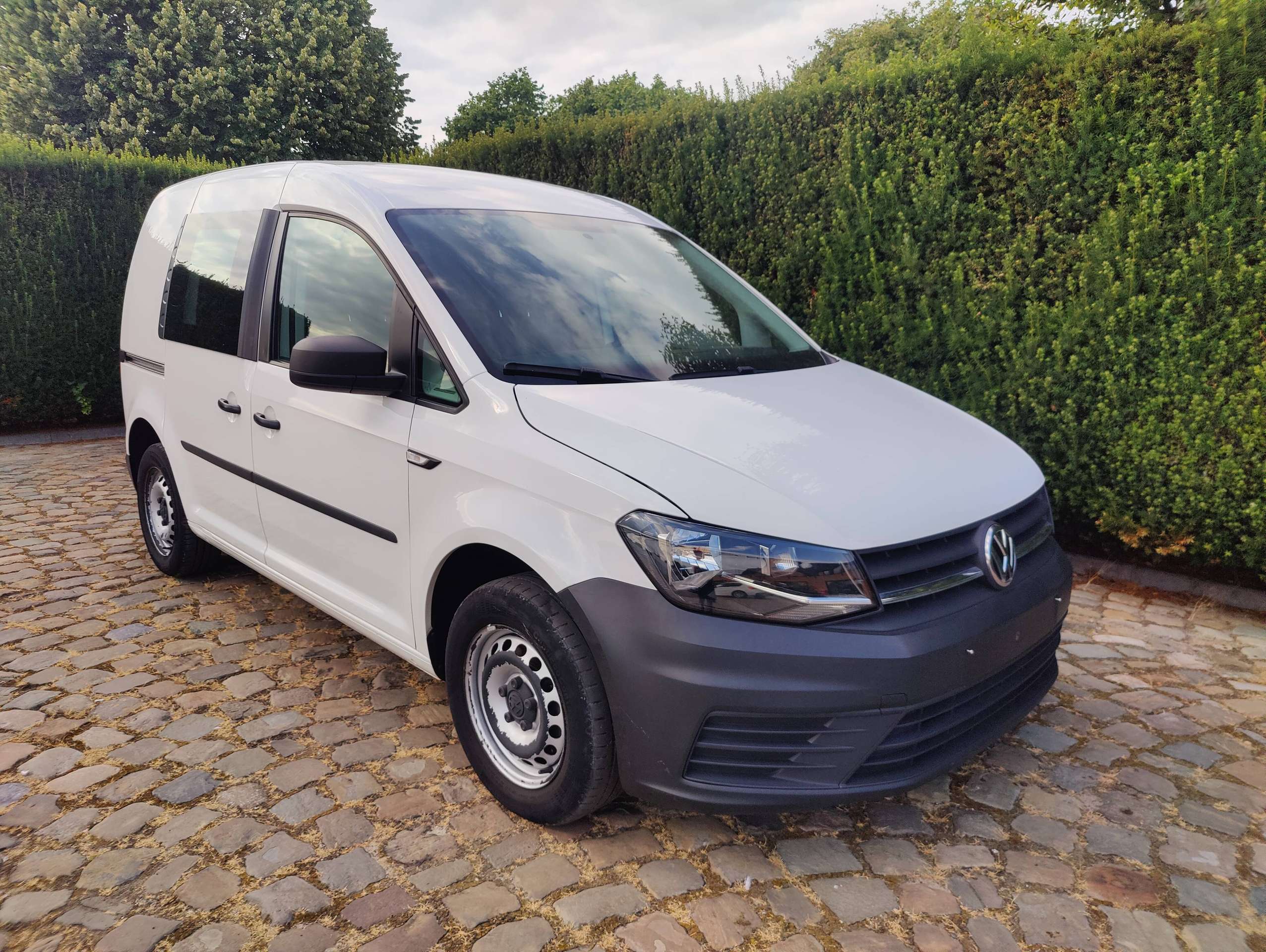35def6e0-8f13-4793-91f9-f5e43c5838b51-volkswagen-caddy-2-0-cr-tdi-scr-eu6-20260725.jpg