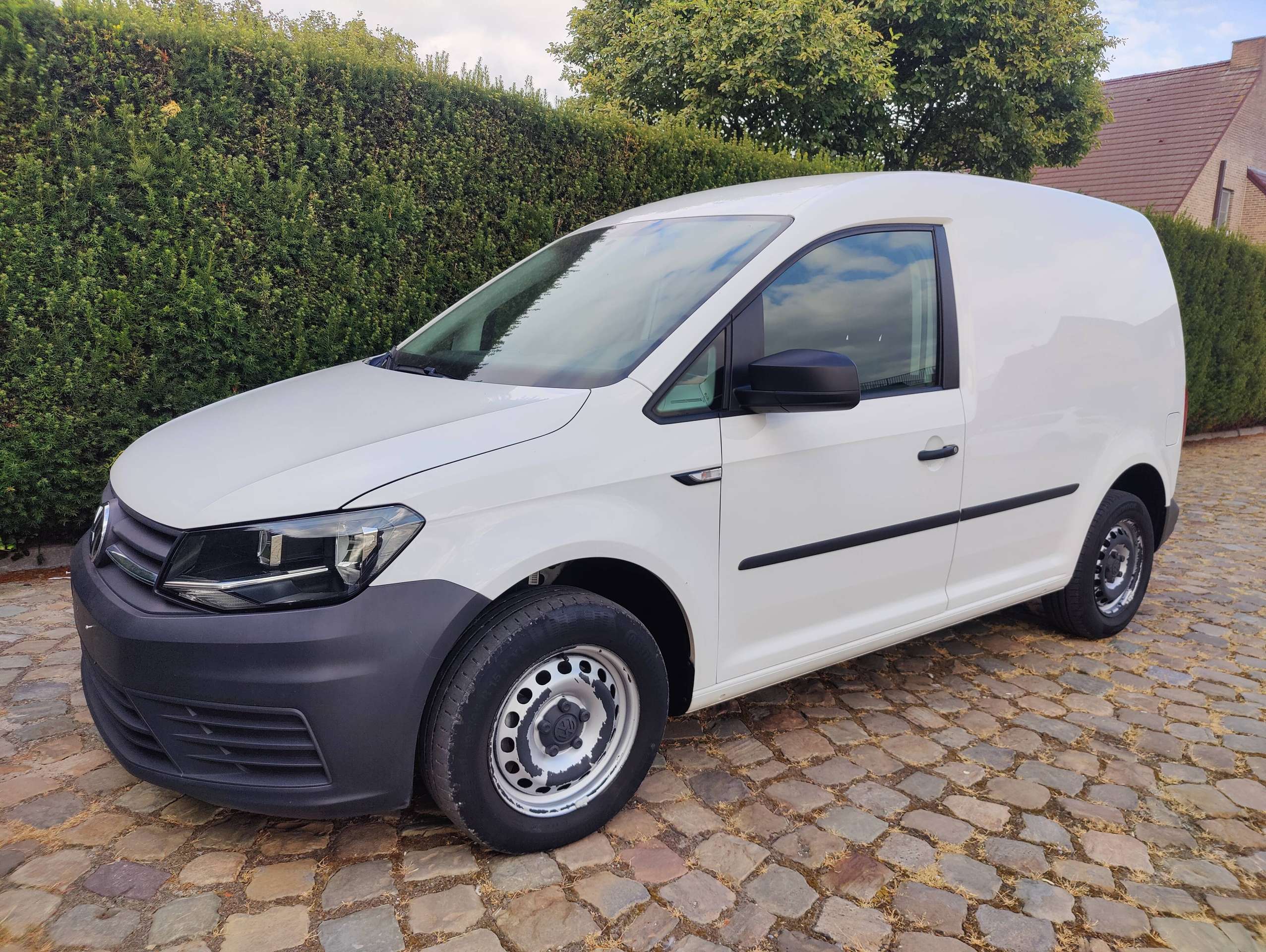 35def6e0-8f13-4793-91f9-f5e43c5838b53-volkswagen-caddy-2-0-cr-tdi-scr-eu6-20260725.jpg