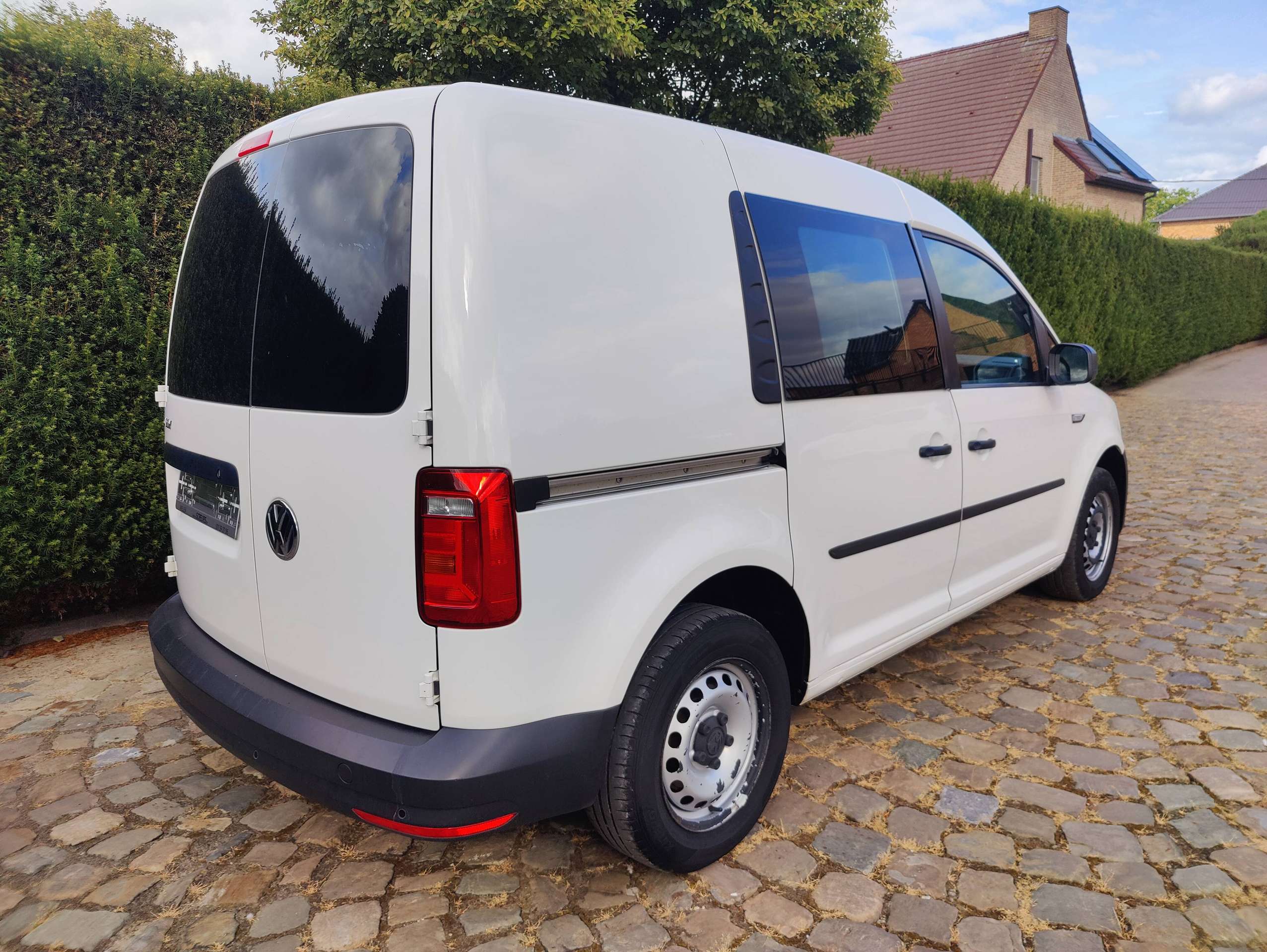 35def6e0-8f13-4793-91f9-f5e43c5838b57-volkswagen-caddy-2-0-cr-tdi-scr-eu6-20260725.jpg