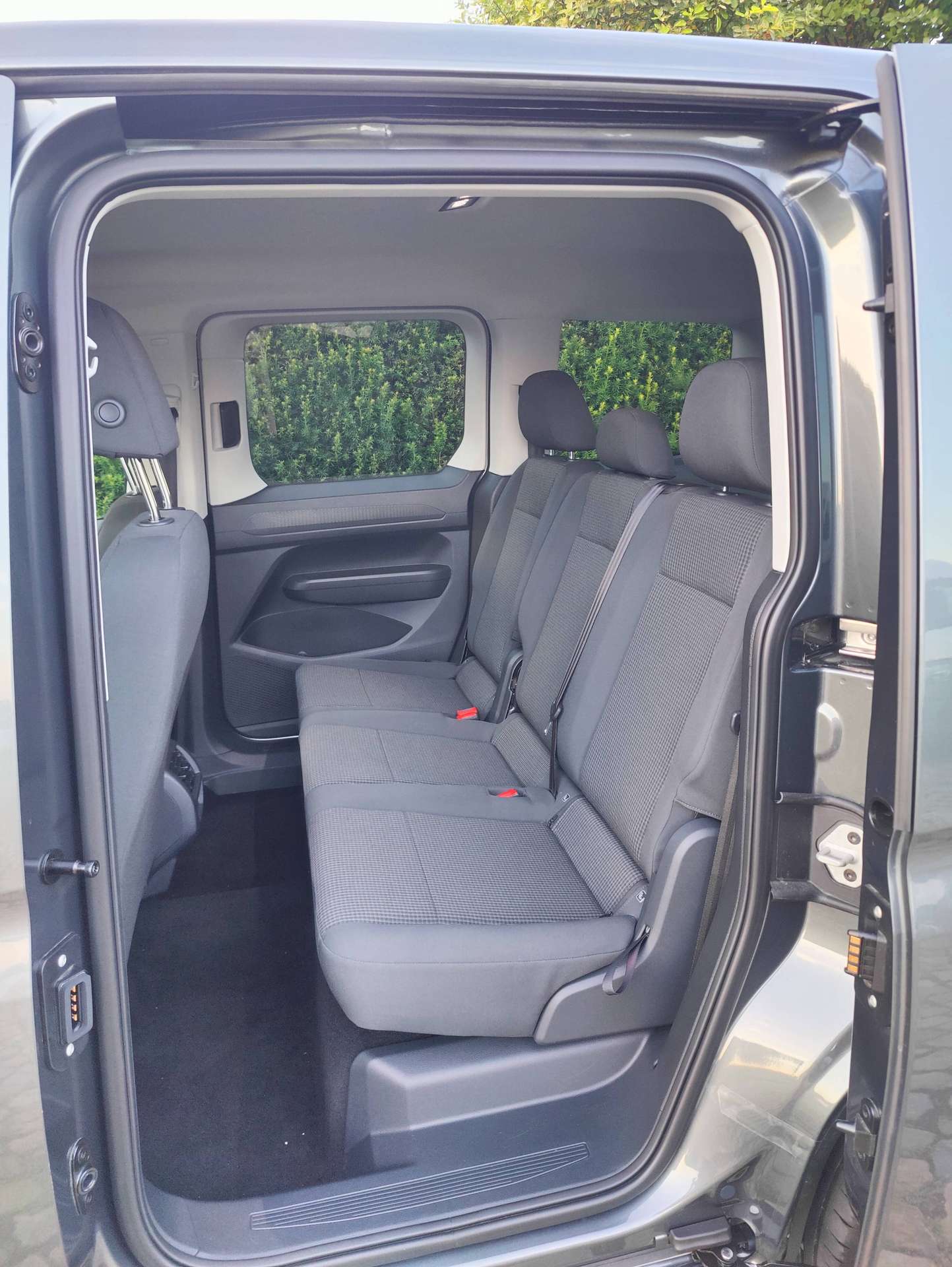 388b6da9-71fb-4ffb-ab2f-7612bb7f7bd811-volkswagen-caddy-caddy-1-5-tsi-5pl-dsg-20260708.jpg