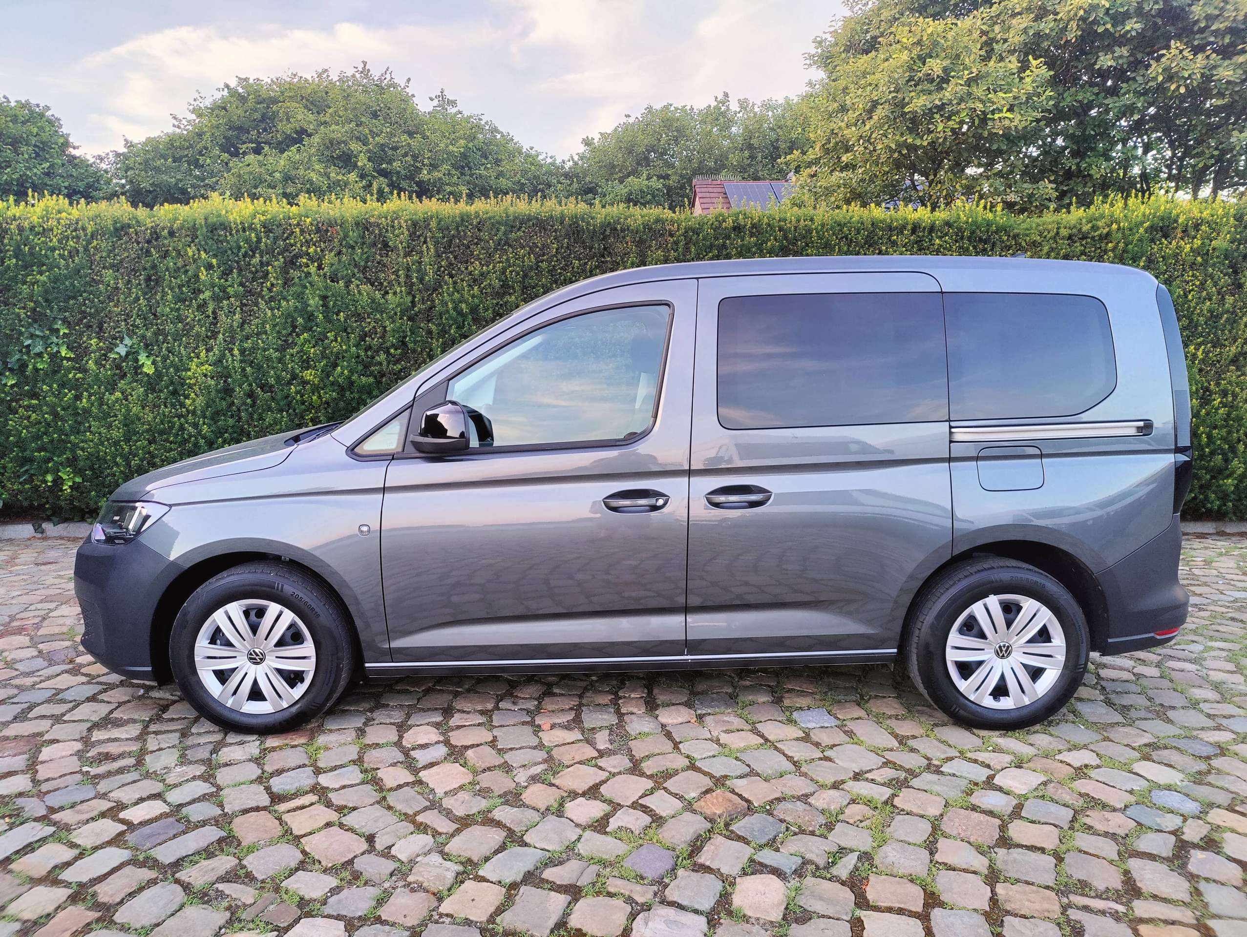 388b6da9-71fb-4ffb-ab2f-7612bb7f7bd84-volkswagen-caddy-caddy-1-5-tsi-5pl-dsg-20260708.jpg