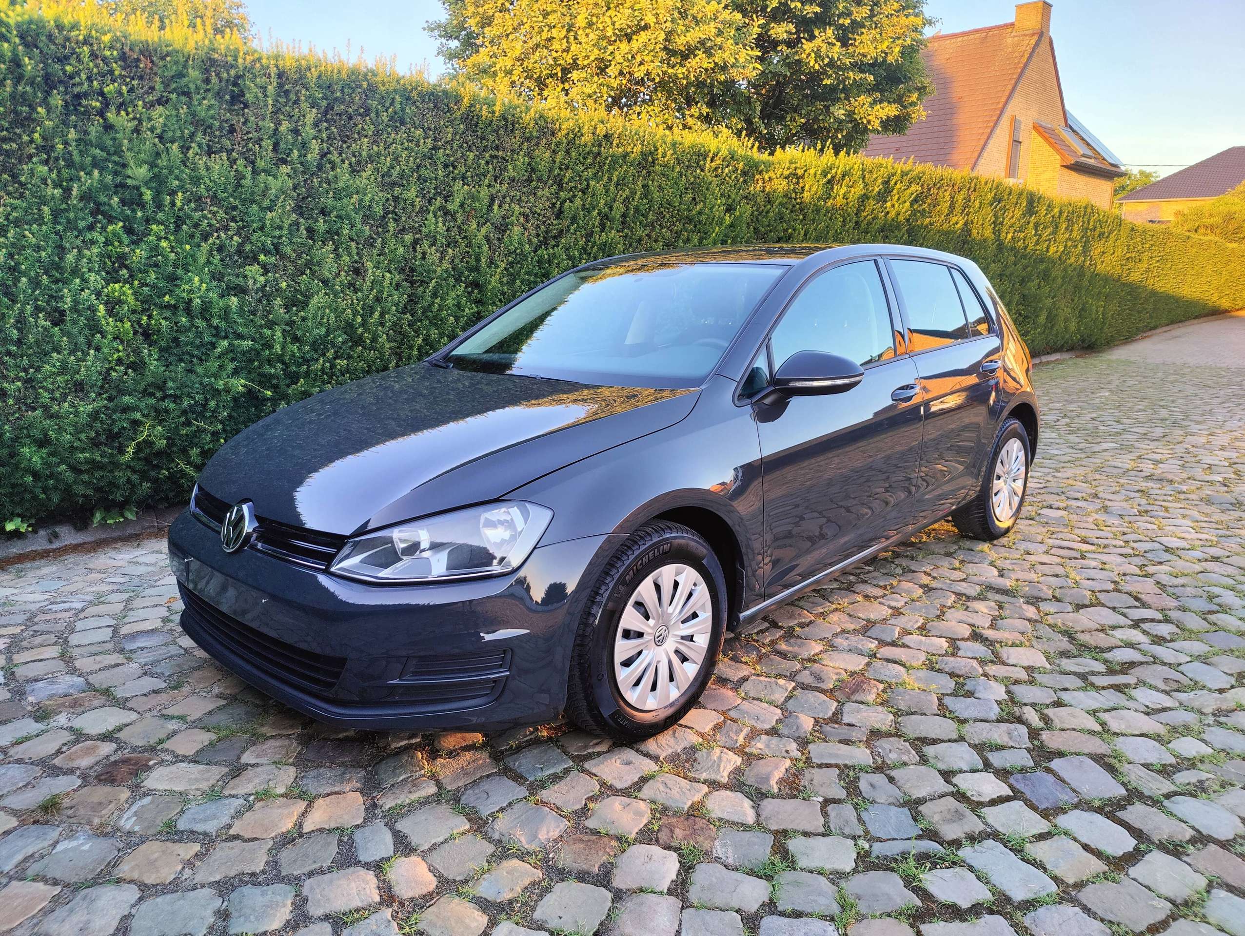 4716989b-43ec-415f-81ee-c6f1fa180b9d3-volkswagen-golf-golf-1-2-tsi-trendline-20260708.jpg
