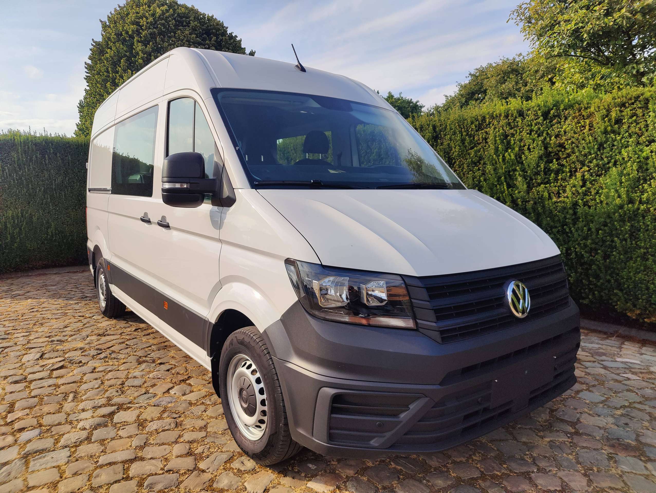 4bc7d5a6-e81d-4682-9cea-3c345b4944ed1-volkswagen-crafter-2-0-cr-tdi-l3h3-eu6d-7-plaatsen-20260722.jpg