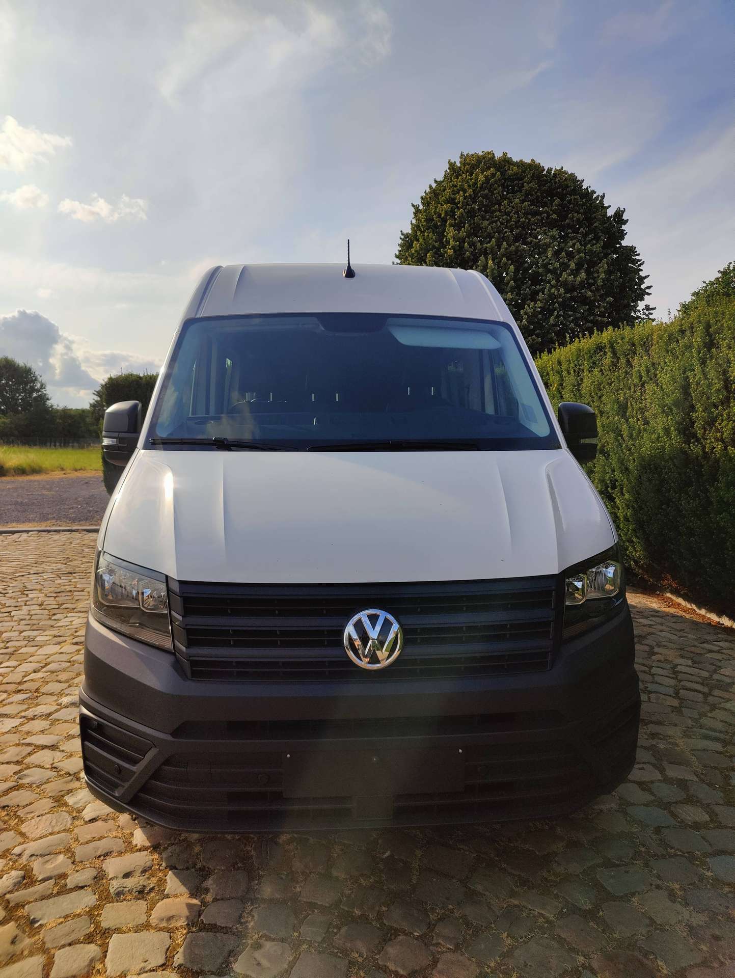 4bc7d5a6-e81d-4682-9cea-3c345b4944ed2-volkswagen-crafter-2-0-cr-tdi-l3h3-eu6d-7-plaatsen-20260722.jpg