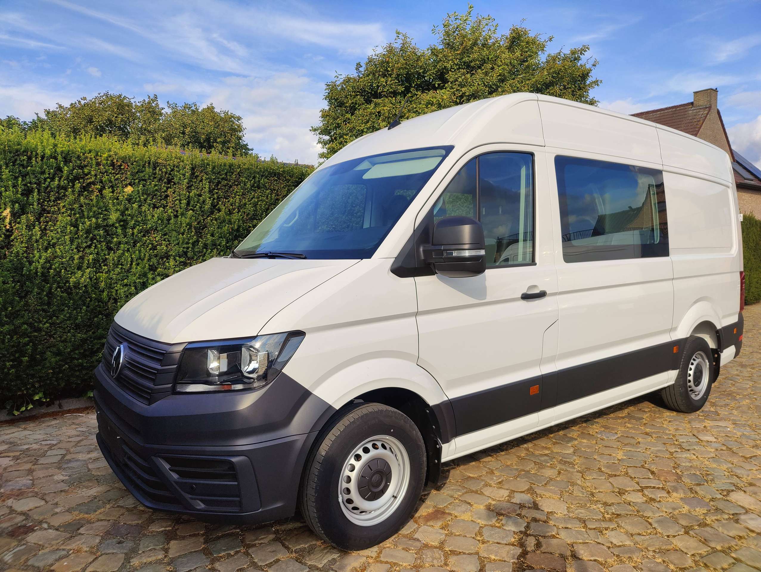 4bc7d5a6-e81d-4682-9cea-3c345b4944ed3-volkswagen-crafter-2-0-cr-tdi-l3h3-eu6d-7-plaatsen-20260722.jpg