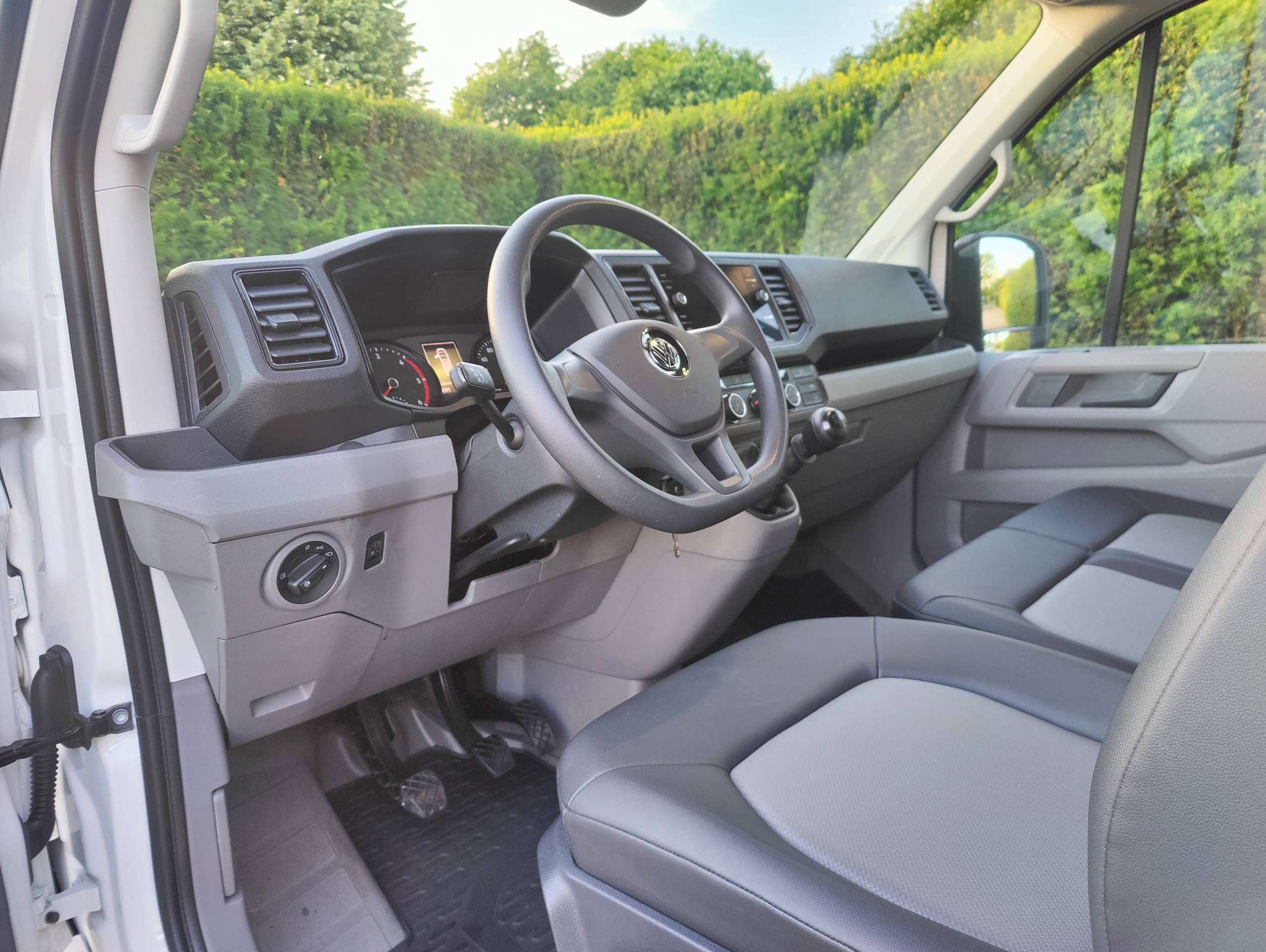 4f412fbd-199f-4868-bfff-2c1828d388df10-volkswagen-crafter-crafter-2-0-cr-tdi-l4h3-navigatieandroid-auto-apple-carplay-20260708.jpg