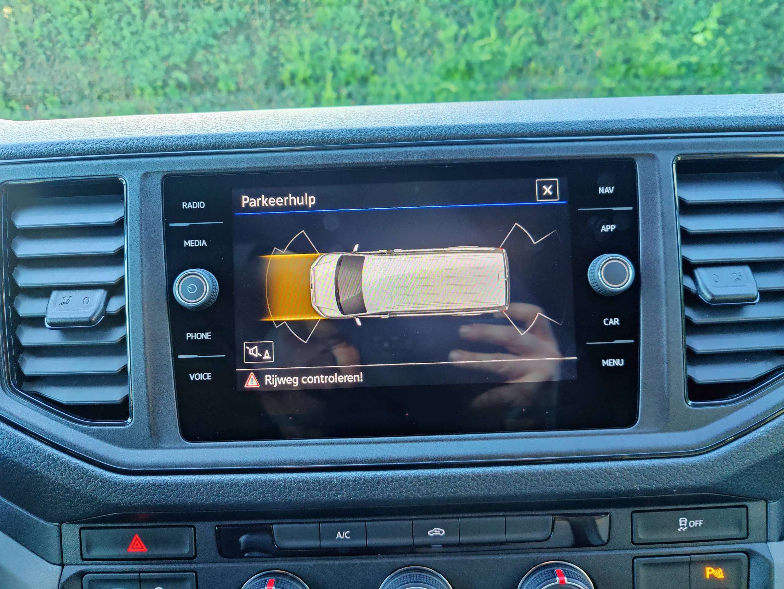 4f412fbd-199f-4868-bfff-2c1828d388df18-volkswagen-crafter-crafter-2-0-cr-tdi-l4h3-navigatieandroid-auto-apple-carplay-20260708.jpg