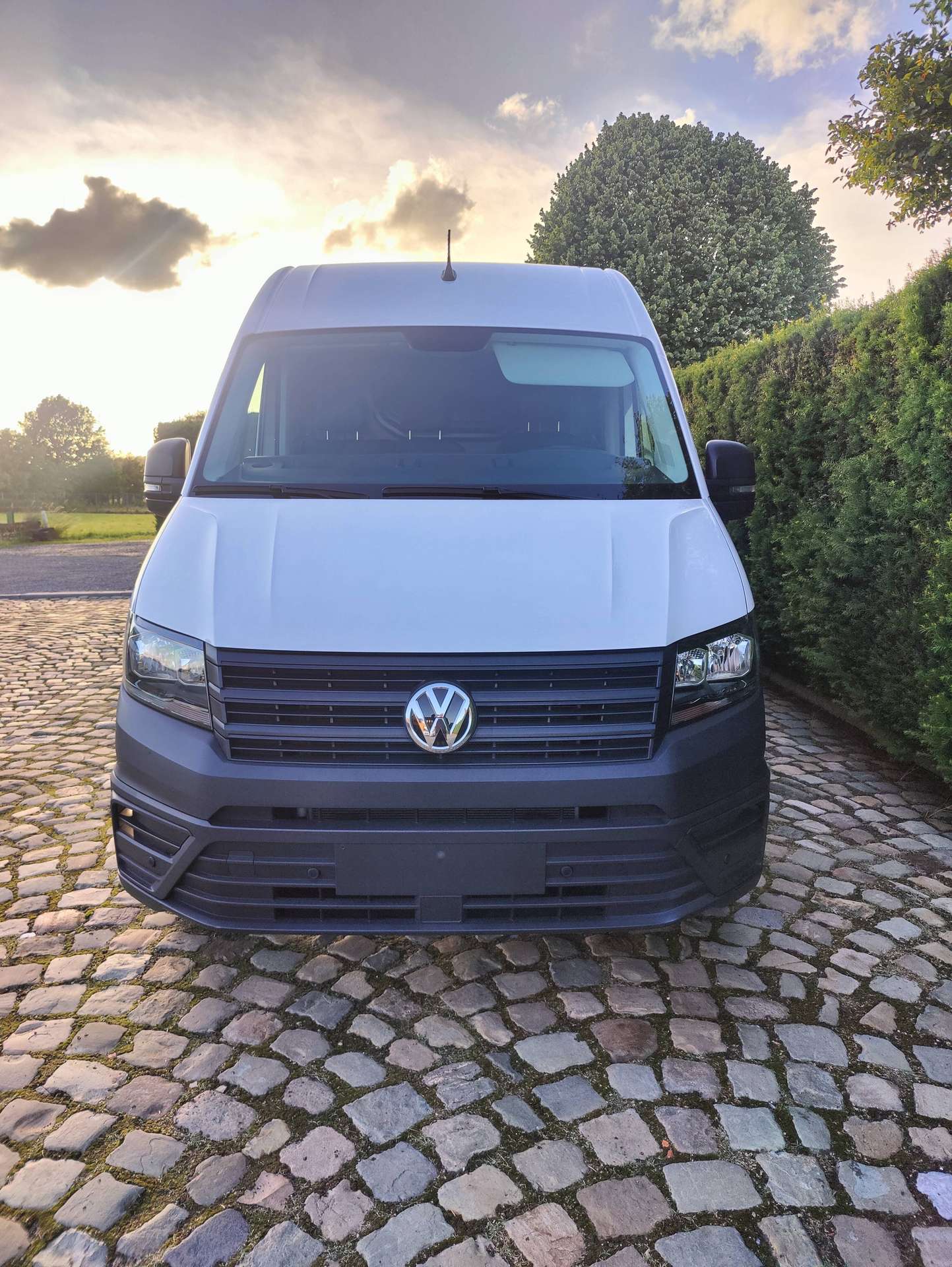 4f412fbd-199f-4868-bfff-2c1828d388df2-volkswagen-crafter-crafter-2-0-cr-tdi-l4h3-navigatieandroid-auto-apple-carplay-20260708.jpg
