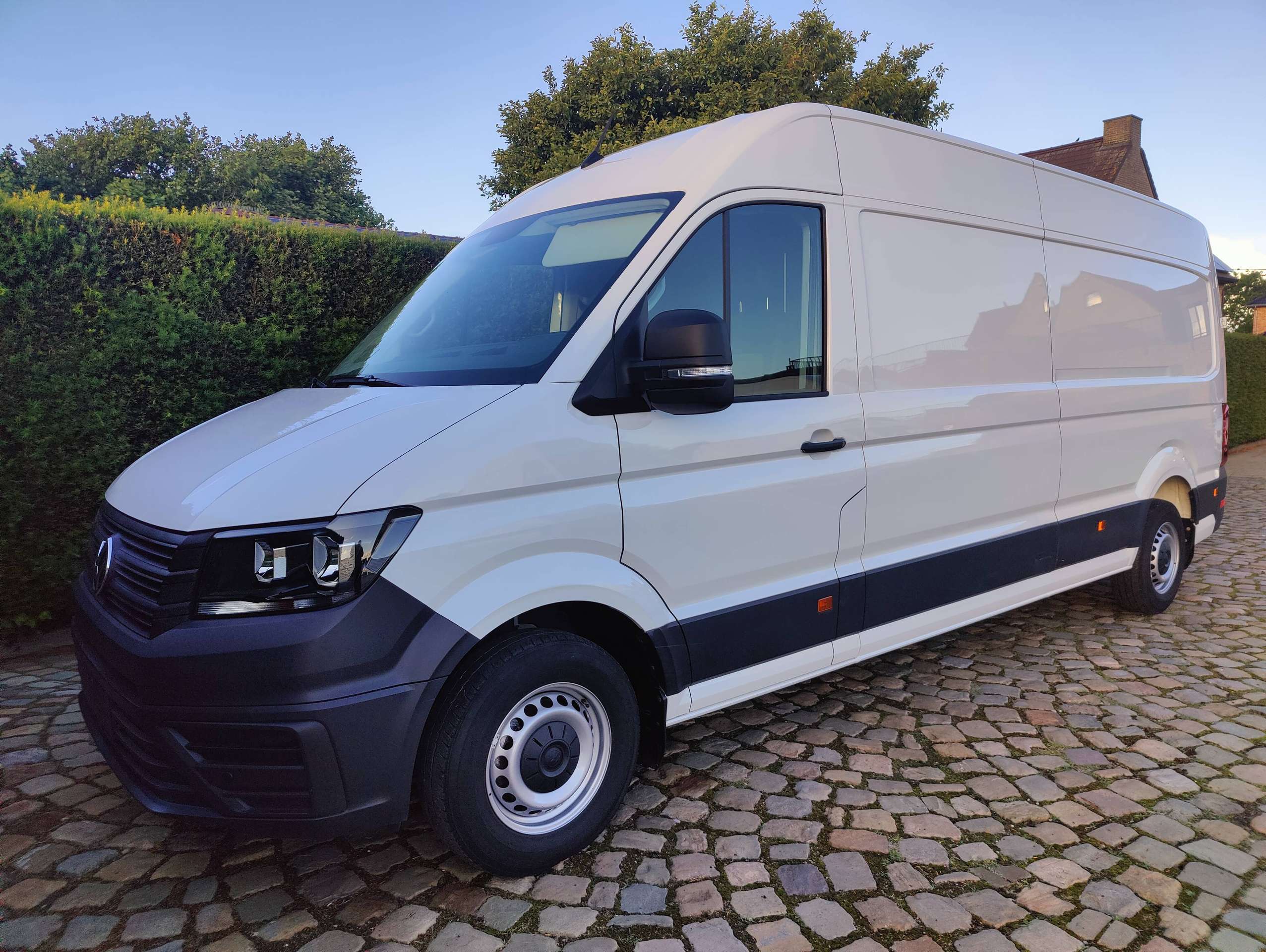 4f412fbd-199f-4868-bfff-2c1828d388df3-volkswagen-crafter-crafter-2-0-cr-tdi-l4h3-navigatieandroid-auto-apple-carplay-20260708.jpg