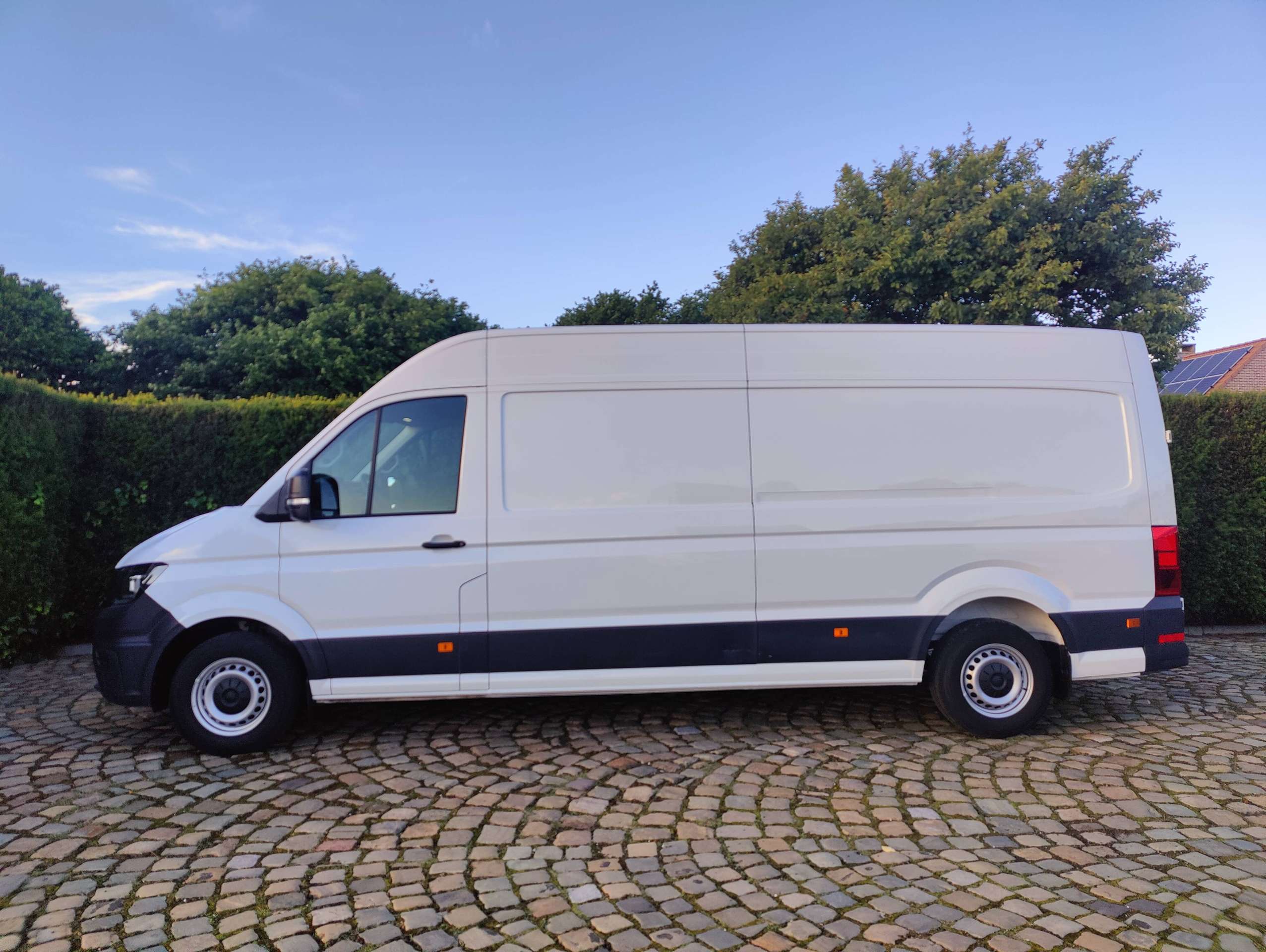 4f412fbd-199f-4868-bfff-2c1828d388df4-volkswagen-crafter-crafter-2-0-cr-tdi-l4h3-navigatieandroid-auto-apple-carplay-20260708.jpg