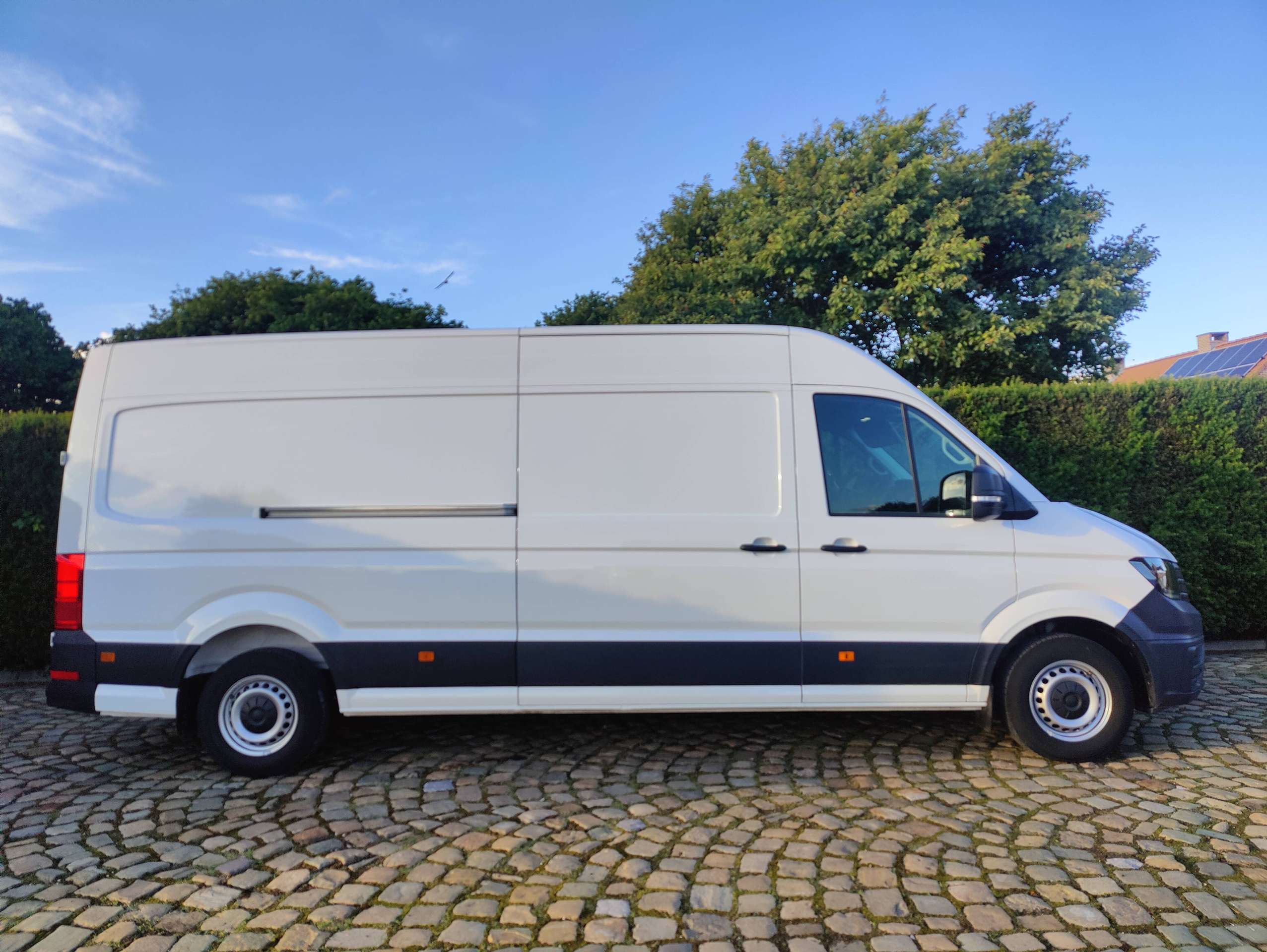 4f412fbd-199f-4868-bfff-2c1828d388df8-volkswagen-crafter-crafter-2-0-cr-tdi-l4h3-navigatieandroid-auto-apple-carplay-20260708.jpg
