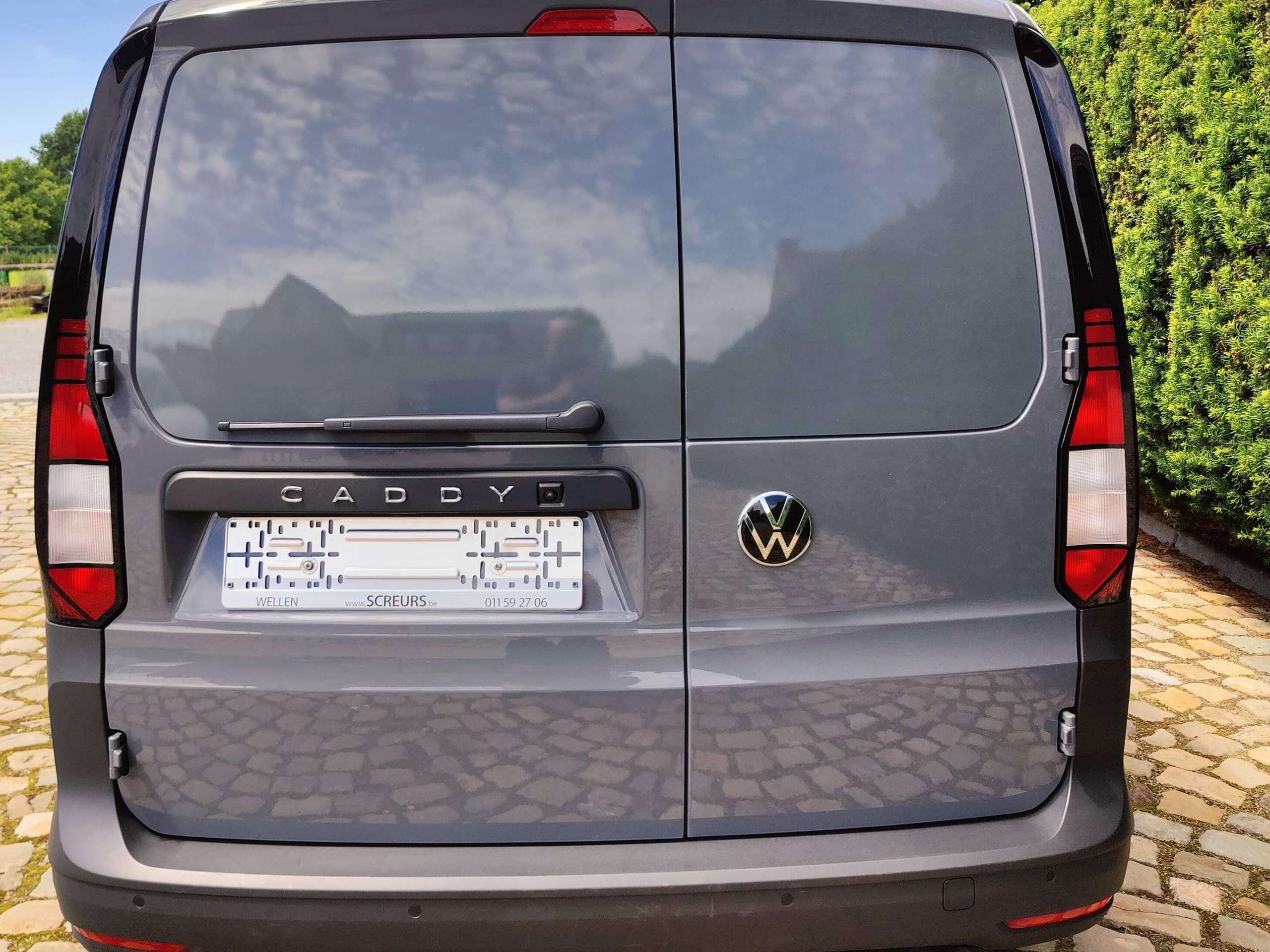 8a2eae2a-2eca-40d4-b226-595e9c1636e36-volkswagen-caddy-2-0-tdi-maxi-5-plaatsen-lichte-vracht-5-places-utilitaire-camera-de-recul-20260708.jpg
