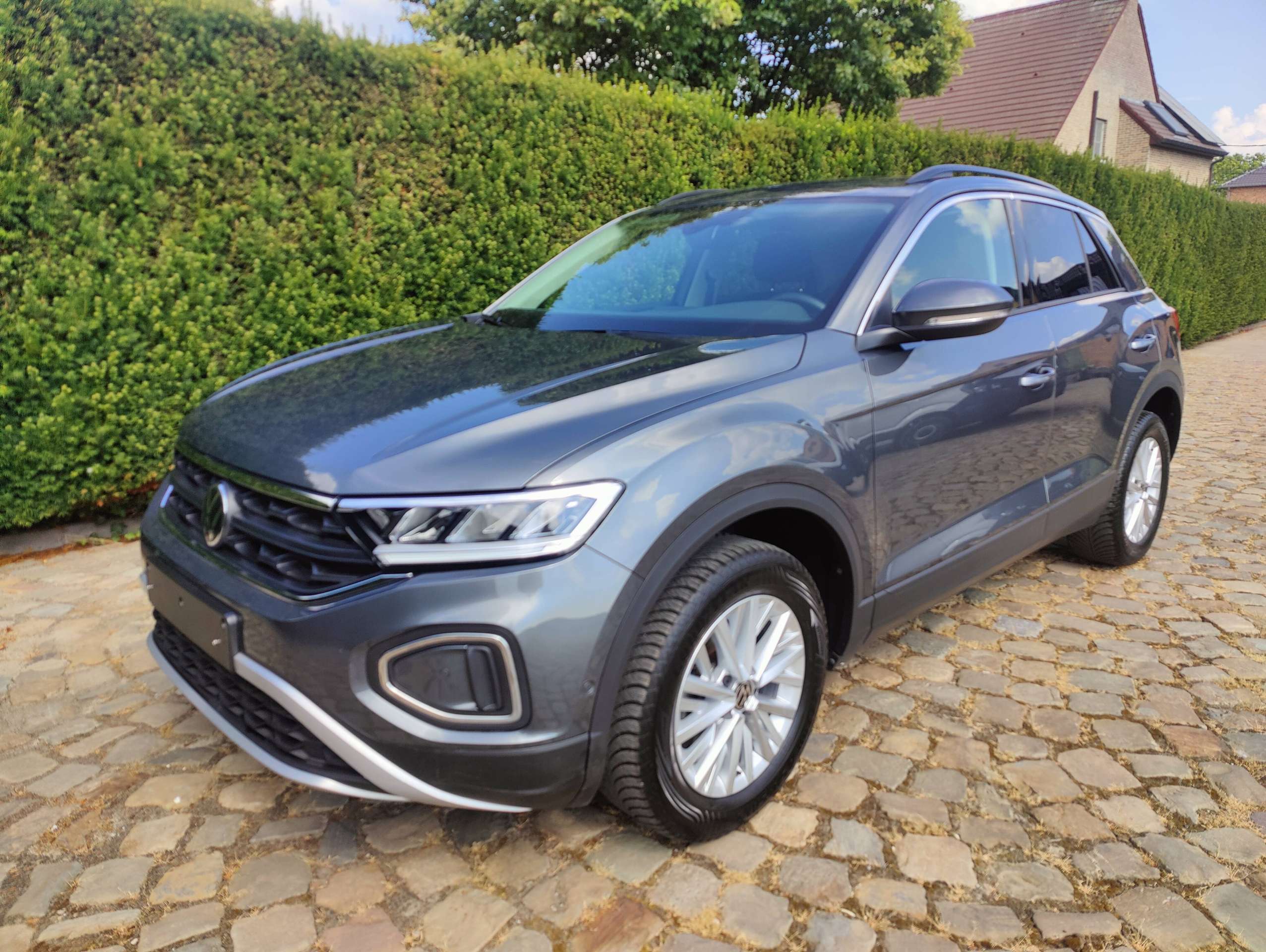 a1a3744e-8993-48b1-b2c0-a0c98da3e8643-volkswagen-t-roc-t-roc-1-5-tsi-life-20260718.jpg