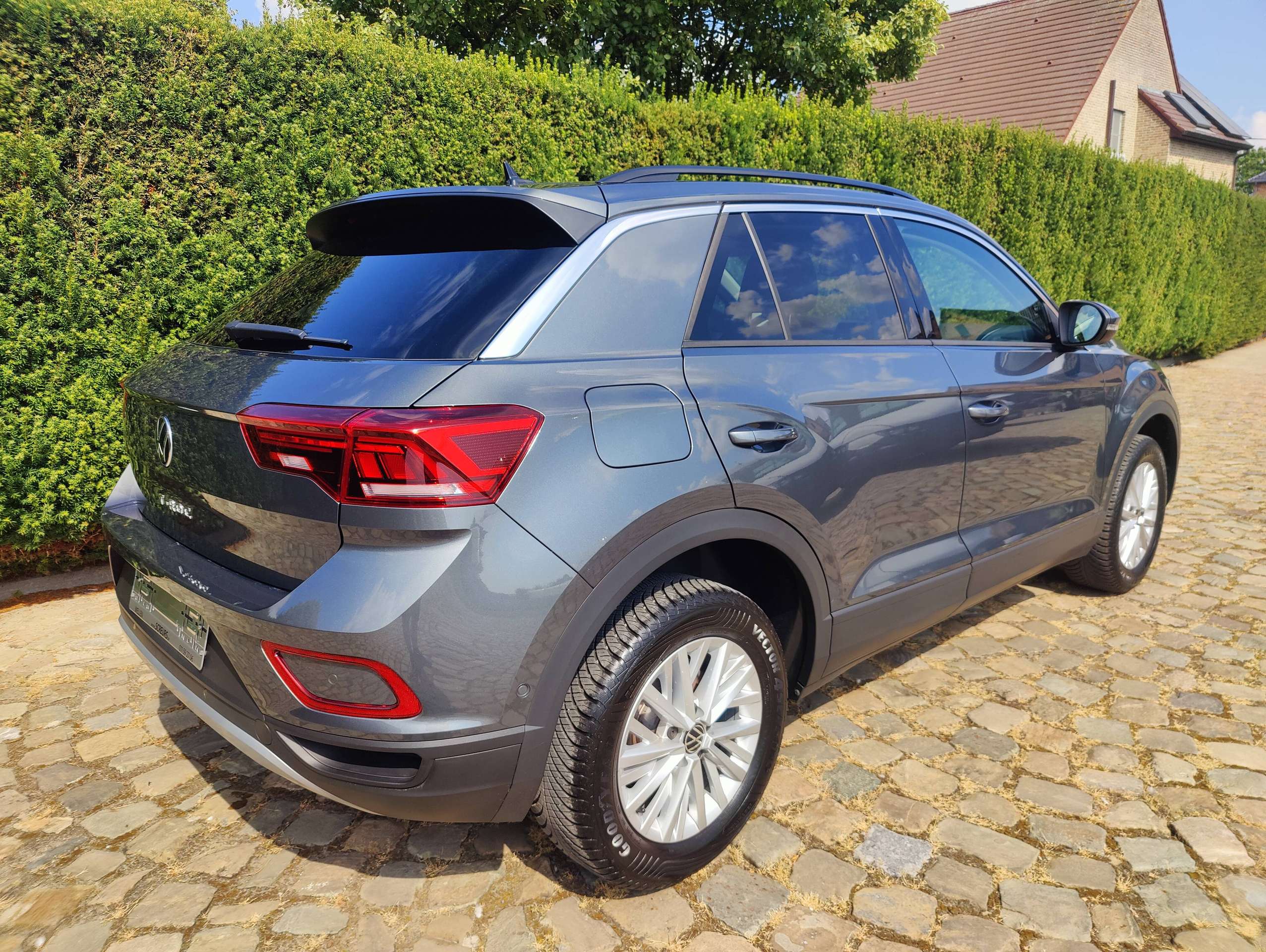 a1a3744e-8993-48b1-b2c0-a0c98da3e8647-volkswagen-t-roc-t-roc-1-5-tsi-life-20260718.jpg
