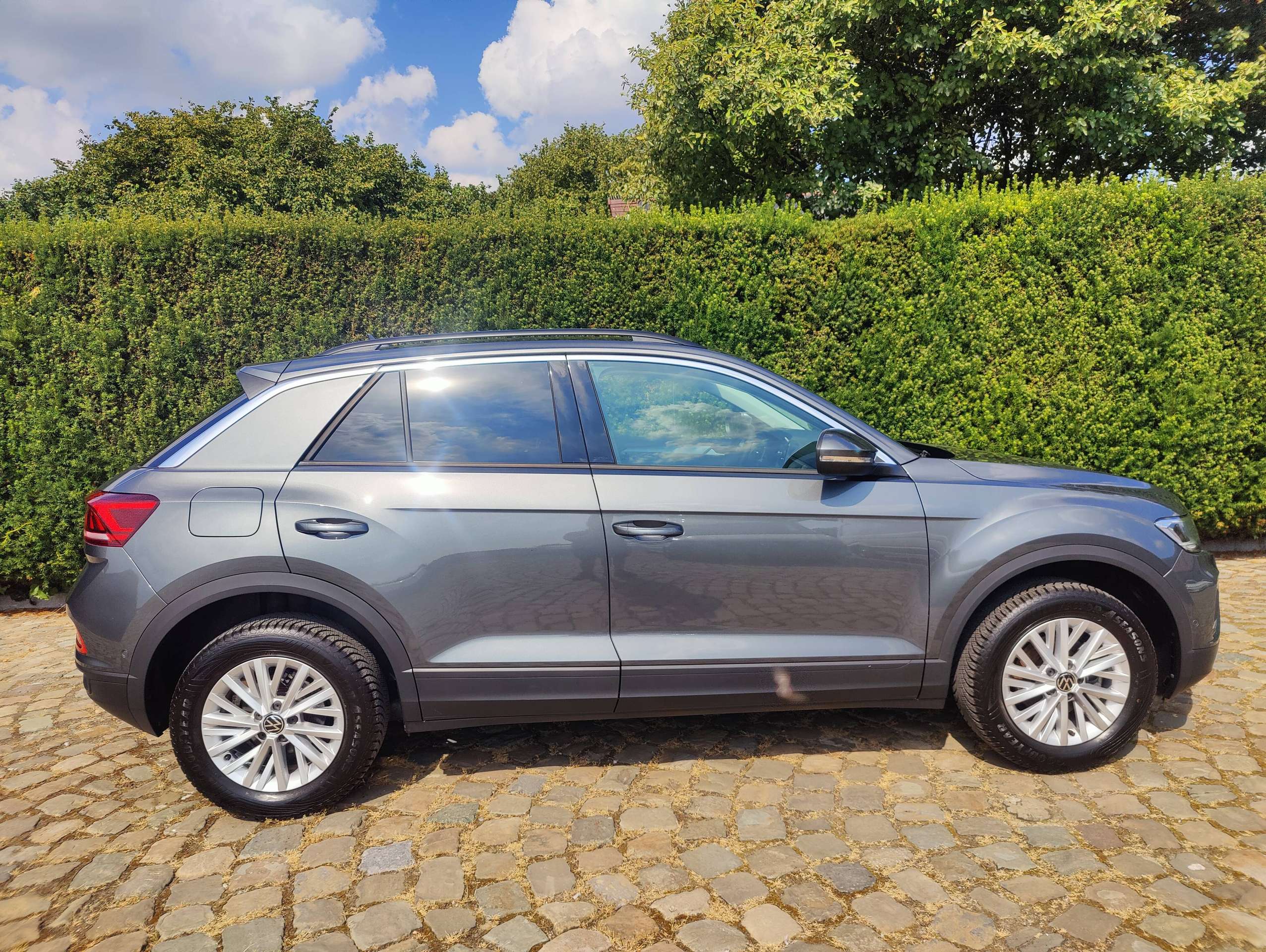 a1a3744e-8993-48b1-b2c0-a0c98da3e8648-volkswagen-t-roc-t-roc-1-5-tsi-life-20260718.jpg