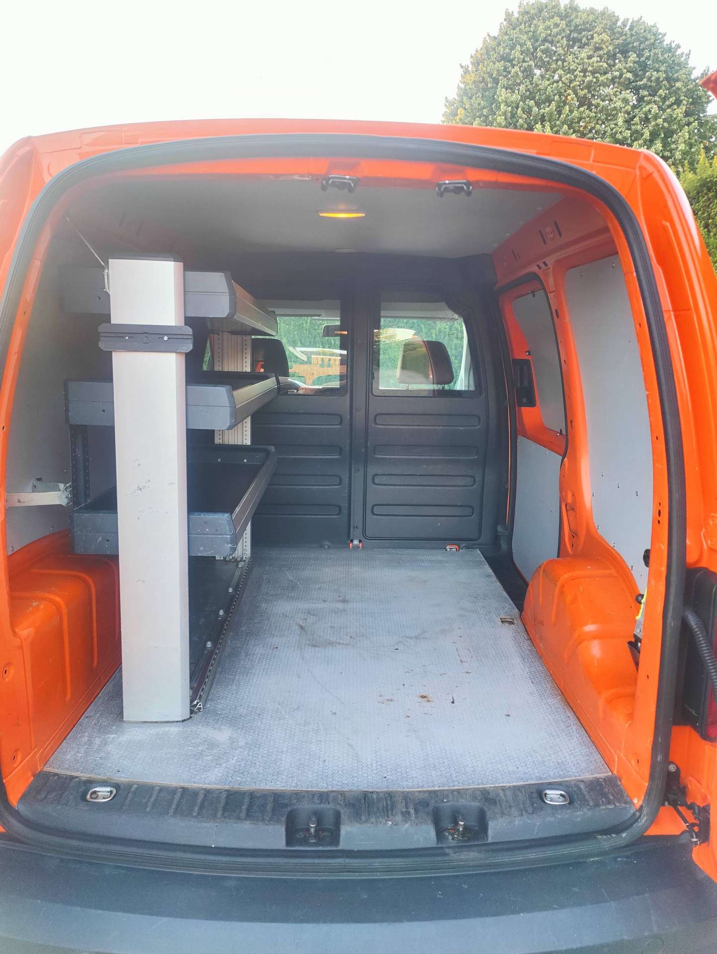 a277b0c1-dee9-46d1-8837-a159a3692e3411-volkswagen-caddy-2-0-cr-tdi-scr-eu6-20260731.jpg