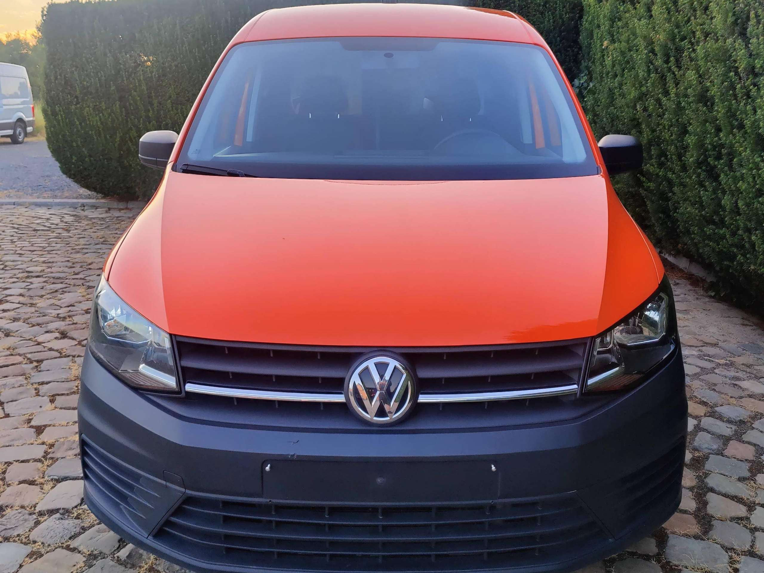 a277b0c1-dee9-46d1-8837-a159a3692e342-volkswagen-caddy-2-0-cr-tdi-scr-eu6-20260731.jpg