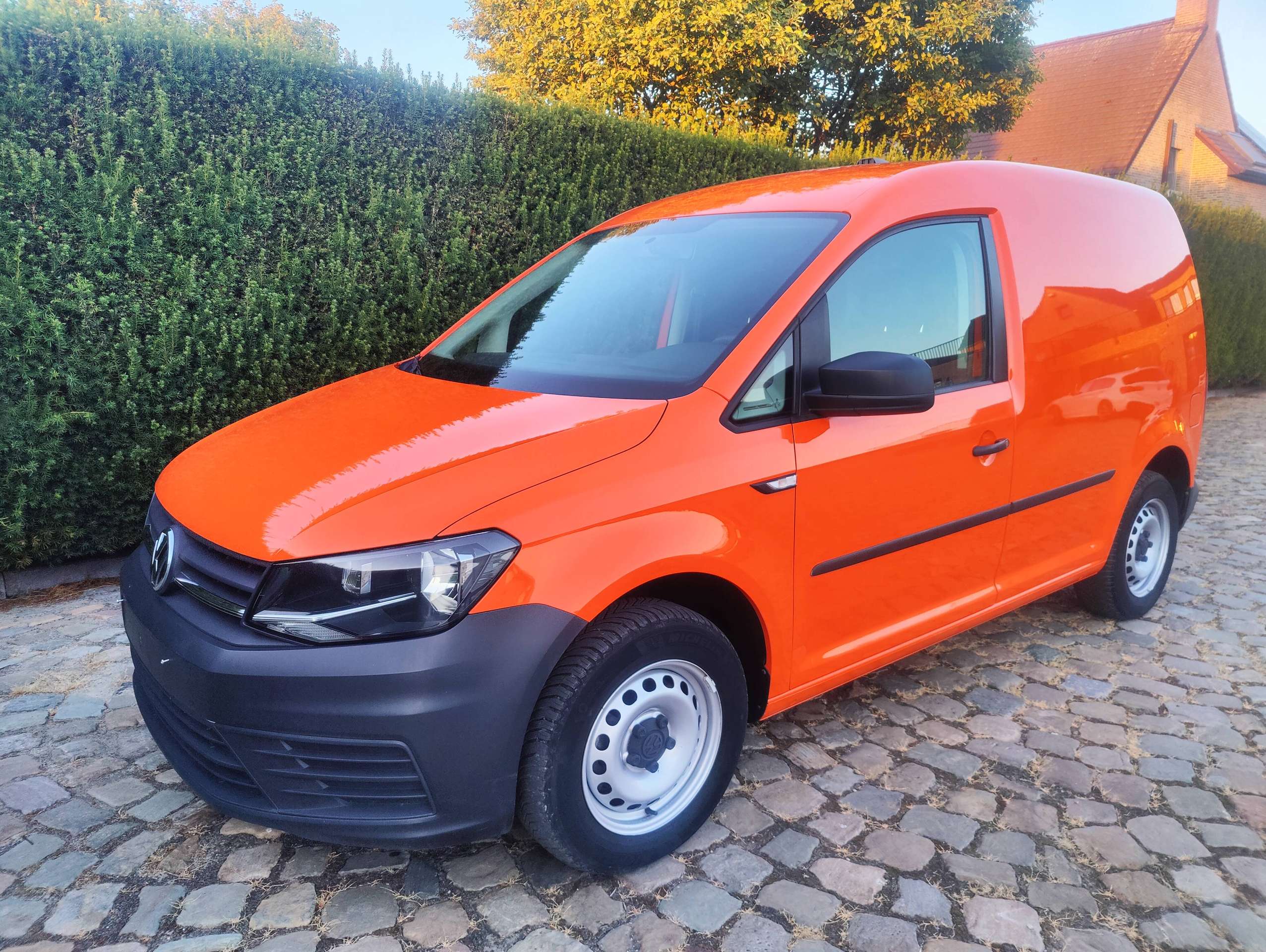 a277b0c1-dee9-46d1-8837-a159a3692e343-volkswagen-caddy-2-0-cr-tdi-scr-eu6-20260731.jpg