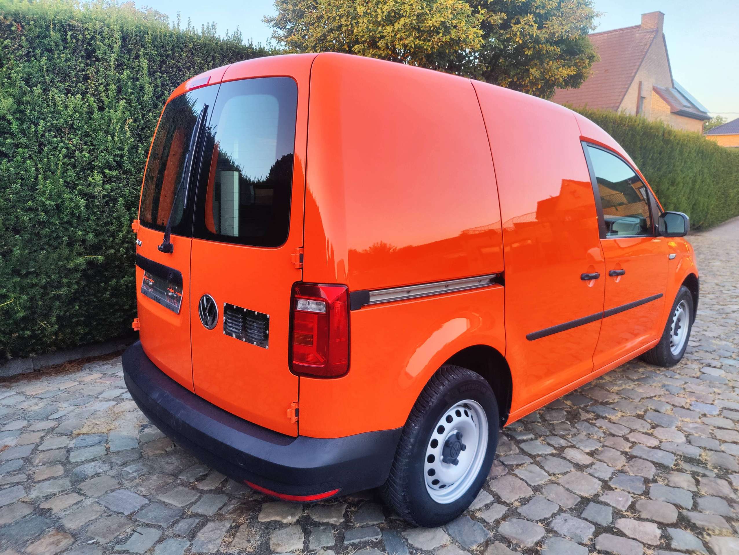 a277b0c1-dee9-46d1-8837-a159a3692e347-volkswagen-caddy-2-0-cr-tdi-scr-eu6-20260731.jpg