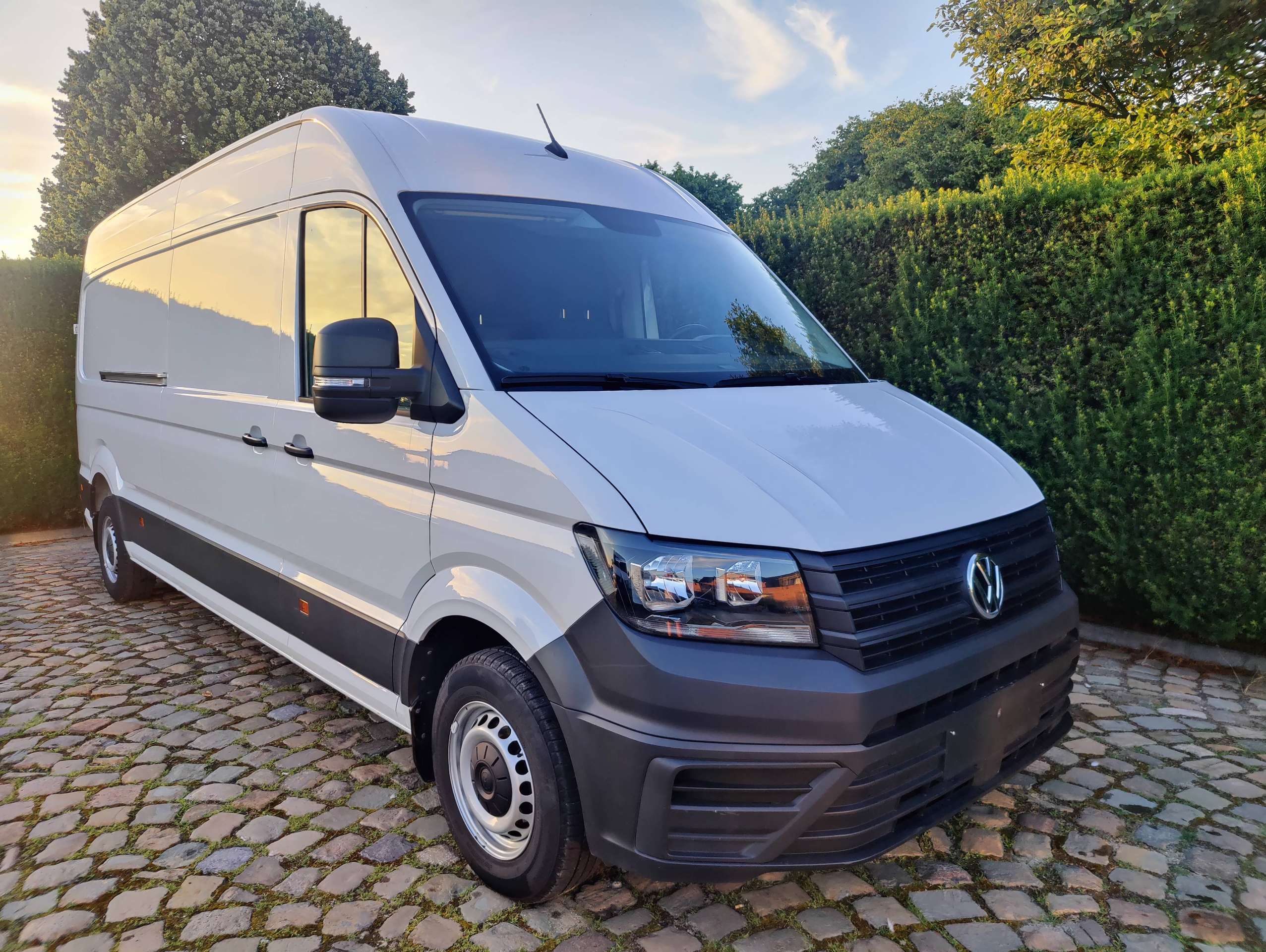 b768632a-b2fe-4204-b0c2-857e47ddbc551-volkswagen-crafter-crafter-2-0-cr-tdi-l4h3-aut-20260708.jpg