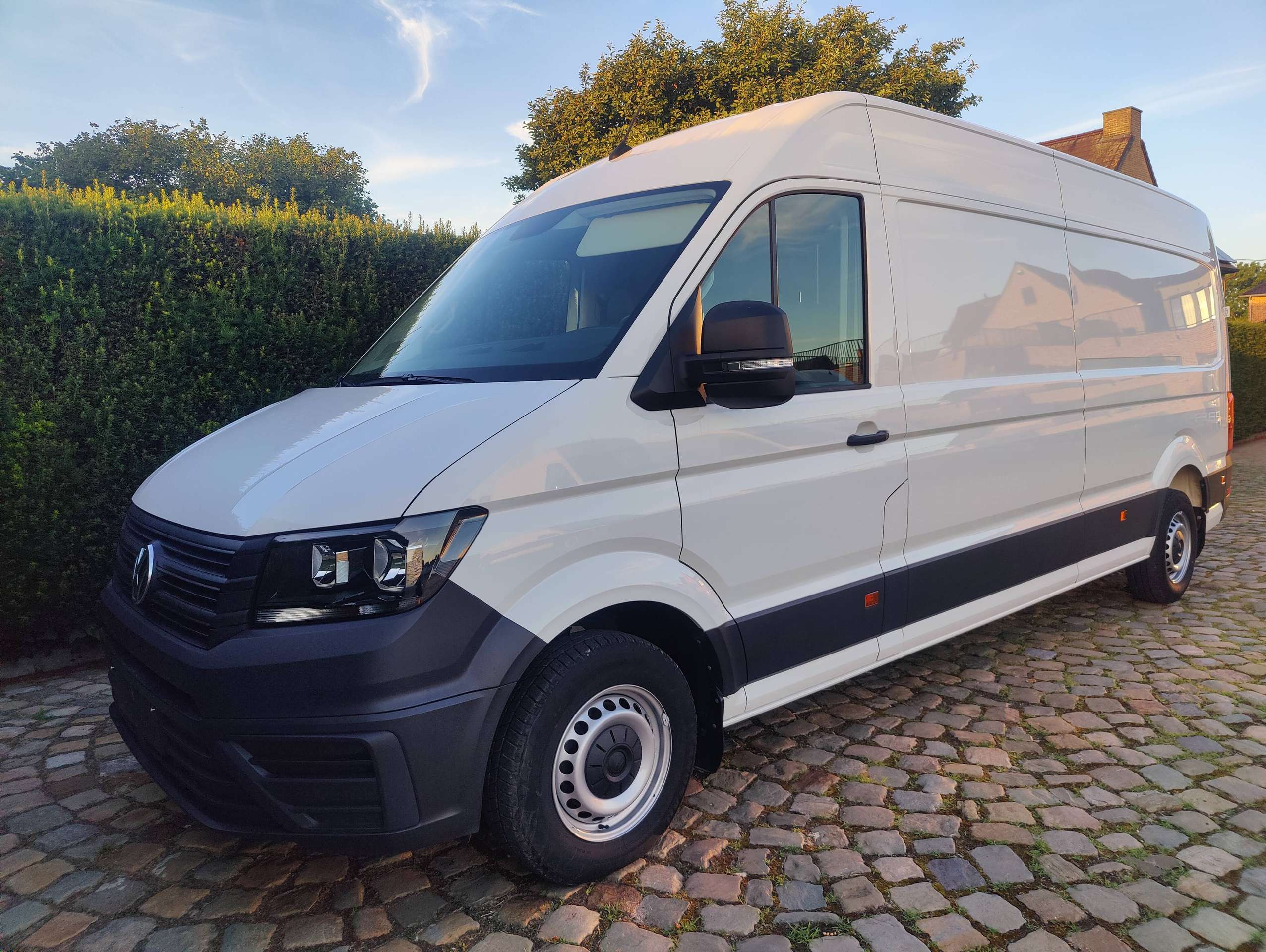 b768632a-b2fe-4204-b0c2-857e47ddbc553-volkswagen-crafter-crafter-2-0-cr-tdi-l4h3-aut-20260708.jpg