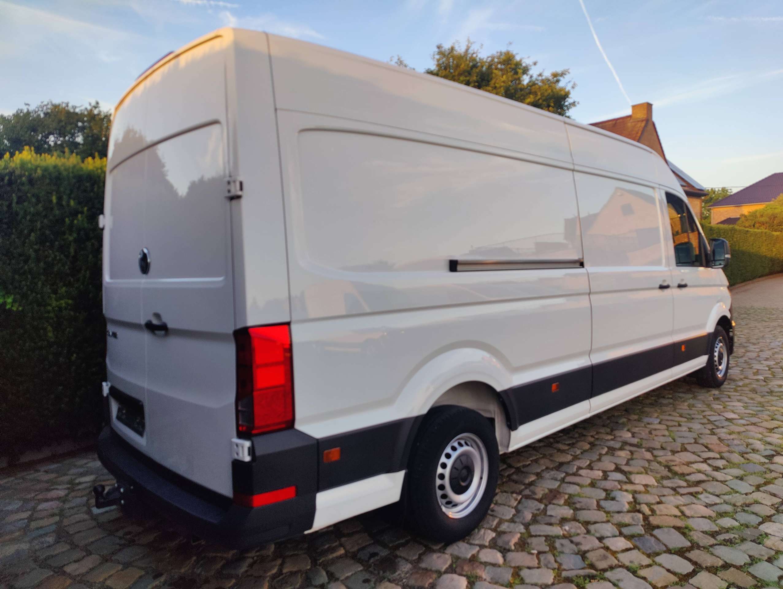 b768632a-b2fe-4204-b0c2-857e47ddbc557-volkswagen-crafter-crafter-2-0-cr-tdi-l4h3-aut-20260708.jpg