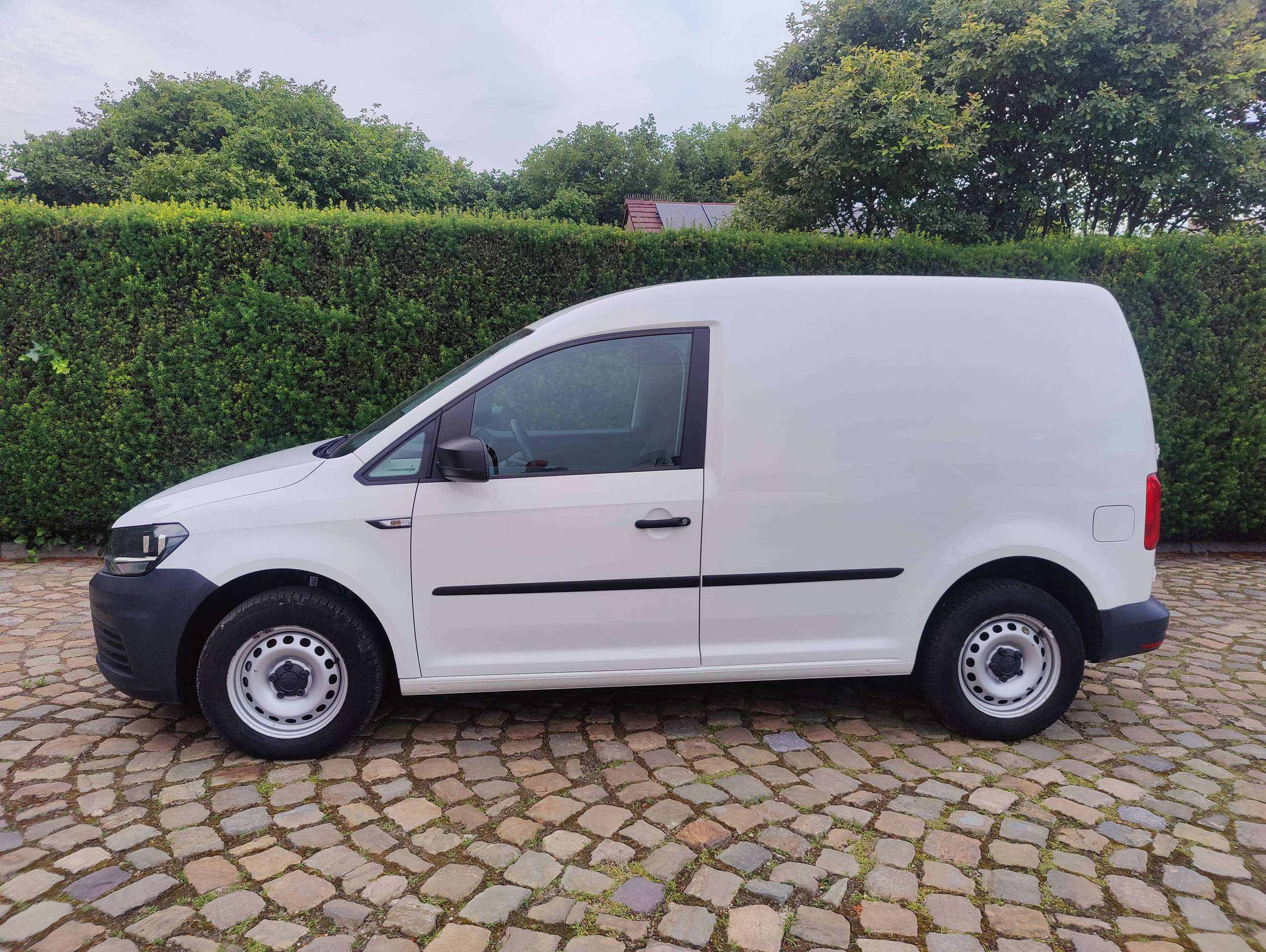 c7319feb-9379-4b3c-9832-c72580e9ef4d4-volkswagen-caddy-2-0-cr-tdi-scr-eu6-20260708.jpg