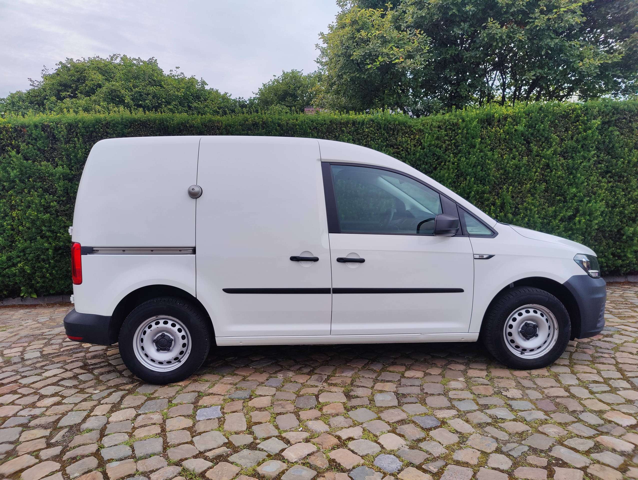 c7319feb-9379-4b3c-9832-c72580e9ef4d8-volkswagen-caddy-2-0-cr-tdi-scr-eu6-20260708.jpg